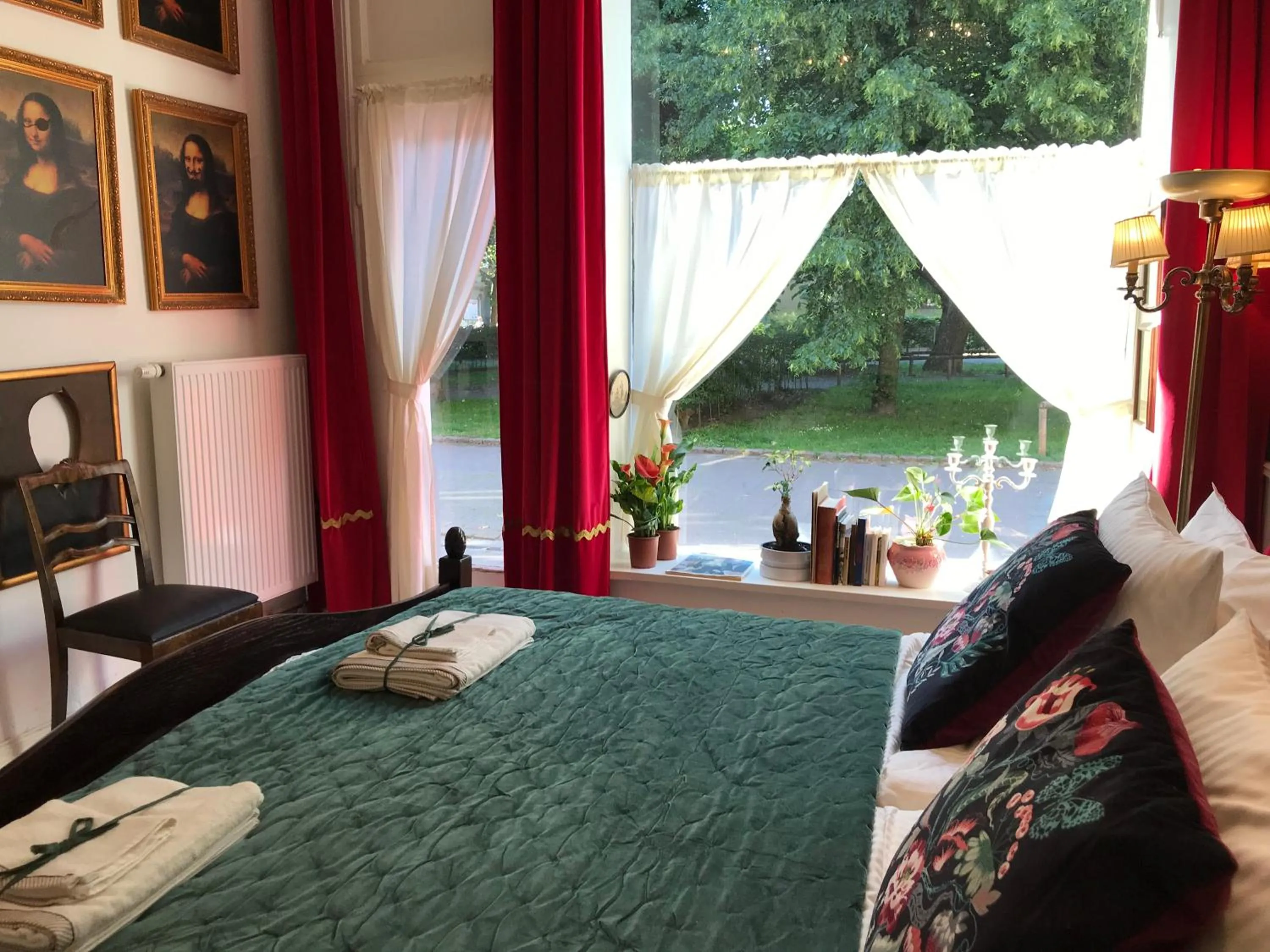 Bed in Kungsgatans Gryta & Hotell