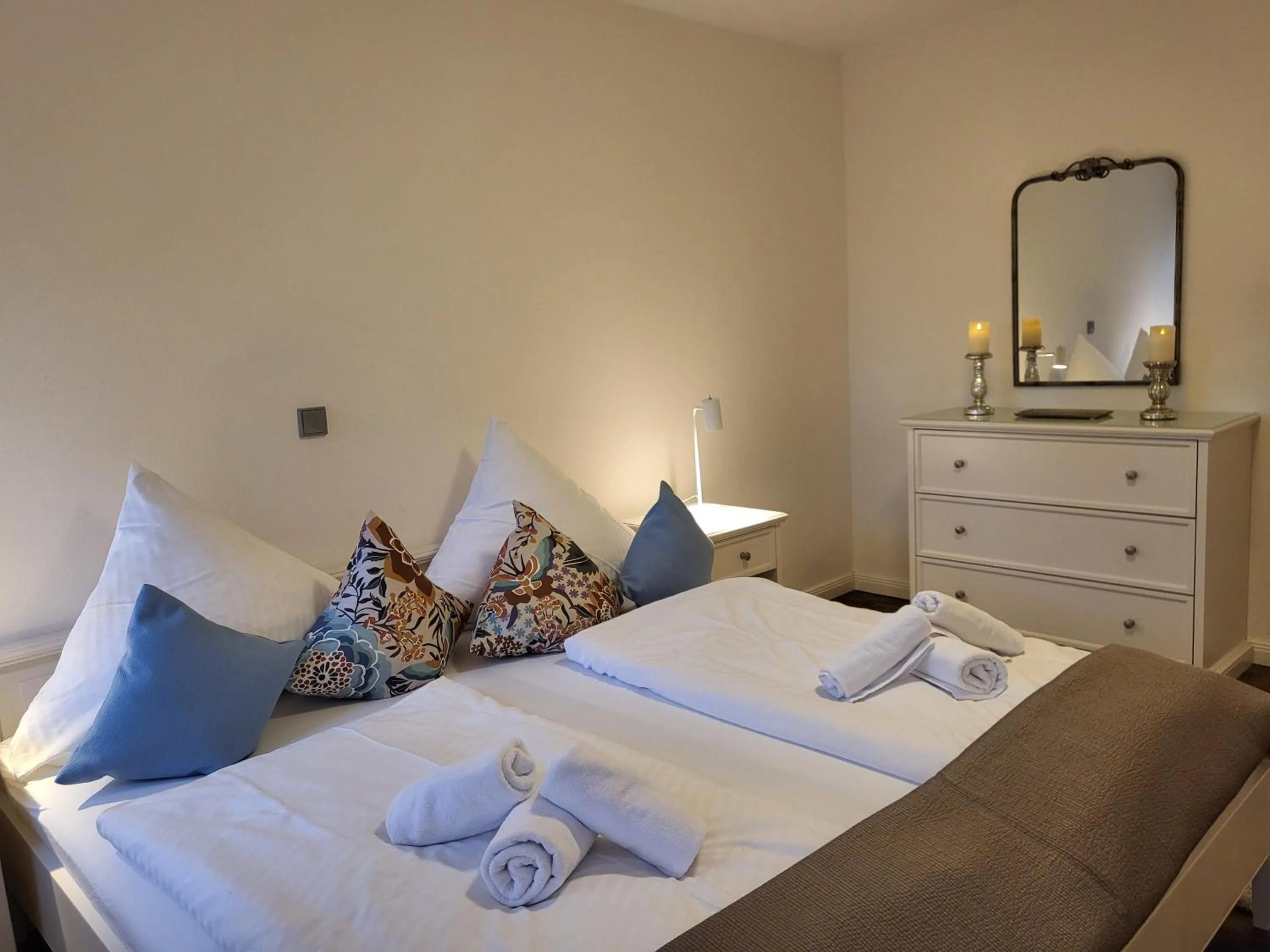 Bed in Ferienwohnung 1 im Reetdachhaus Mühlenhof
