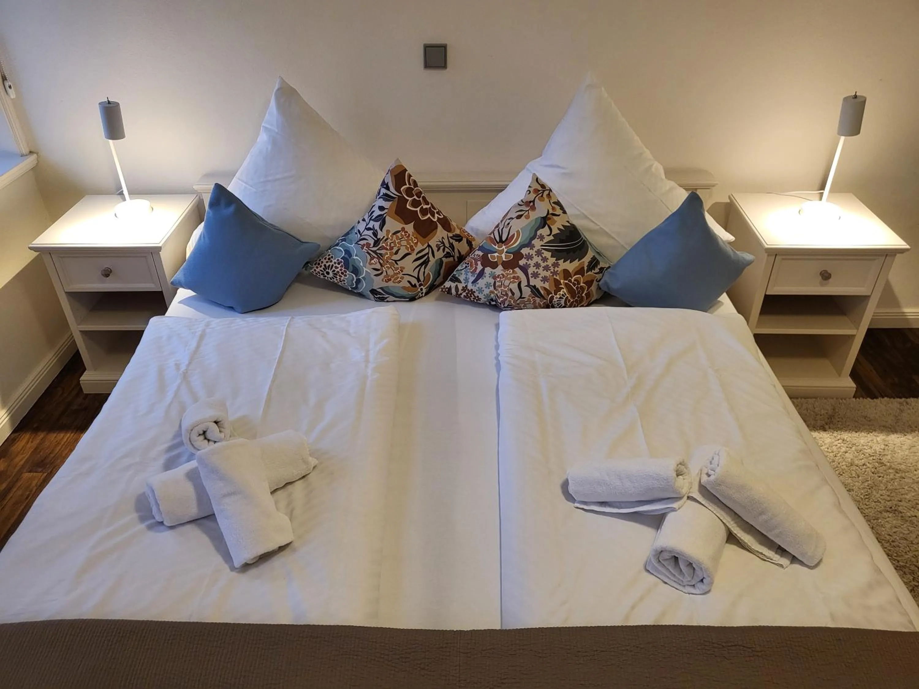 Bed in Ferienwohnung 1 im Reetdachhaus Mühlenhof