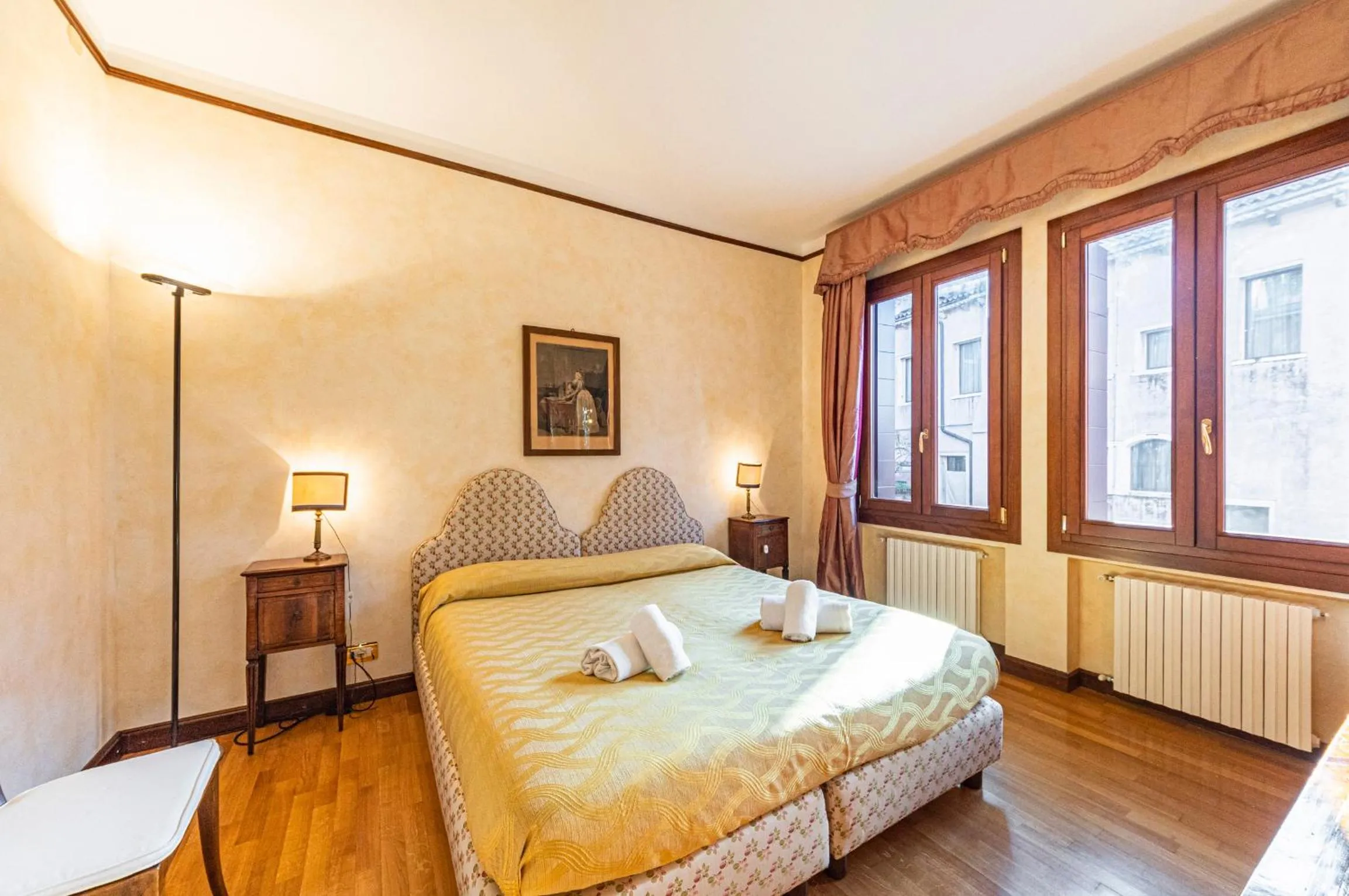 Bed in Ca' Pellegrini Luxury Grand Canal