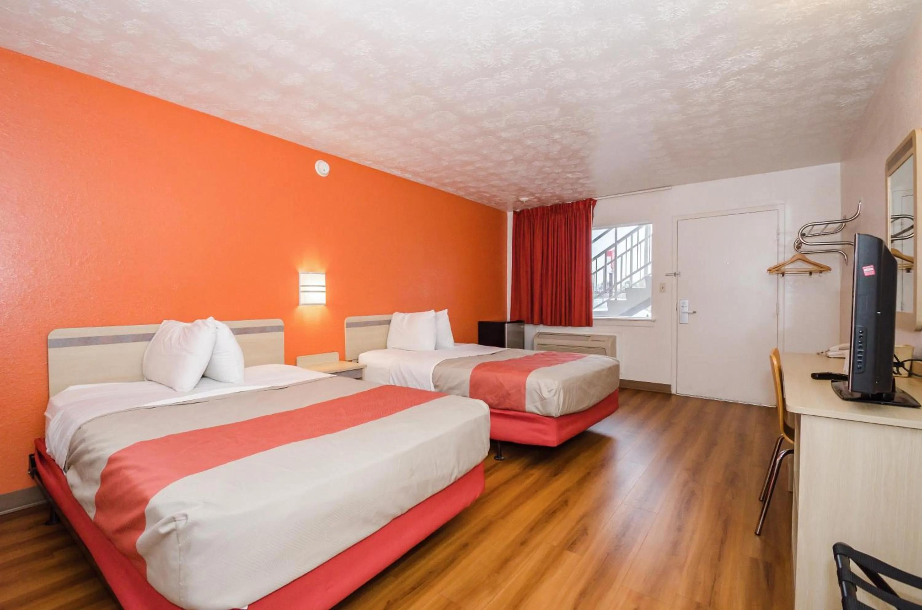 Bedroom, Bed in Motel 6-Commerce, GA