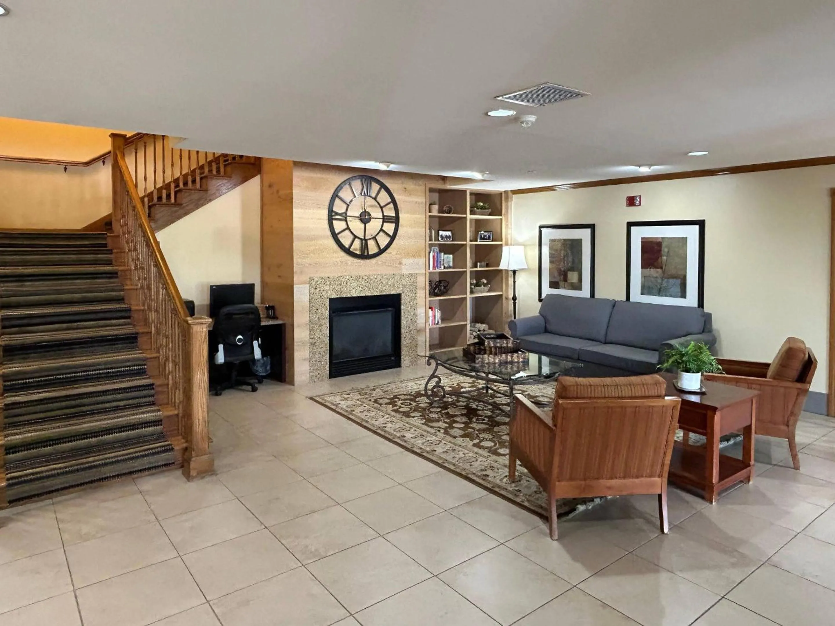 Lobby or reception in Country Inn & Suites by Radisson, Owatonna, MN