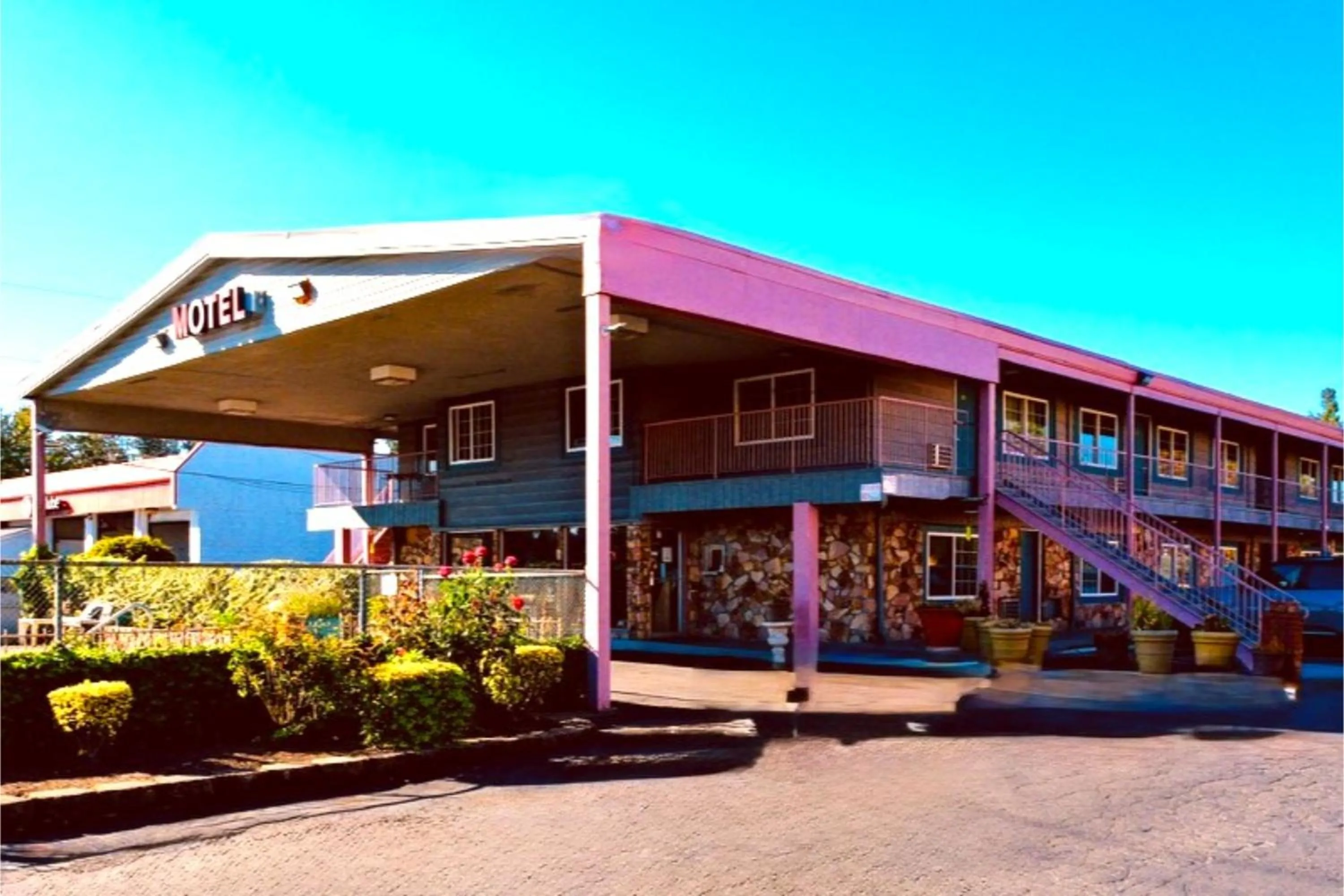 Facade/entrance in Beaverton Budget Inn