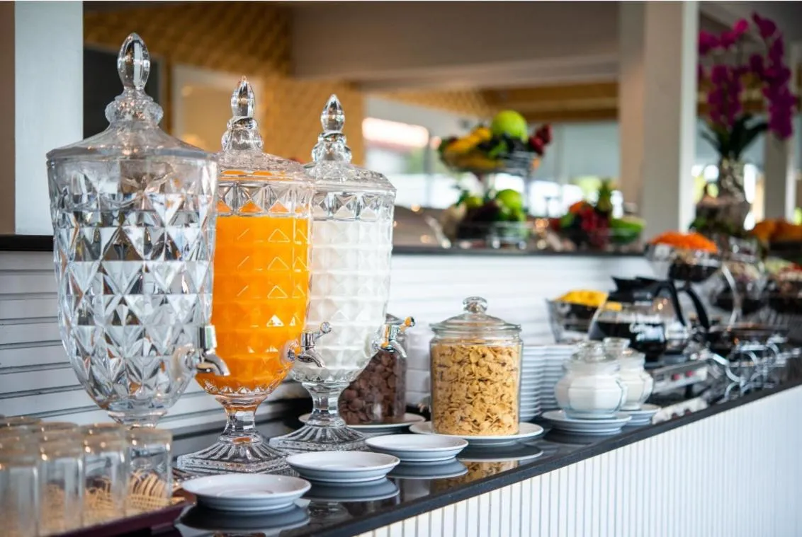 Restaurant/places to eat in Napheera Royal Tel