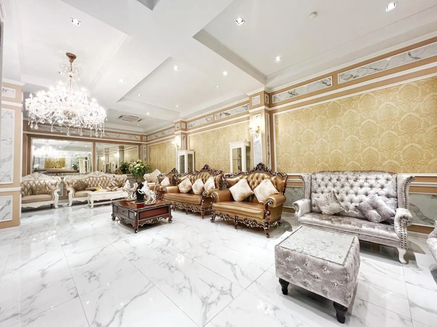 Lobby or reception in Napheera Royal Tel