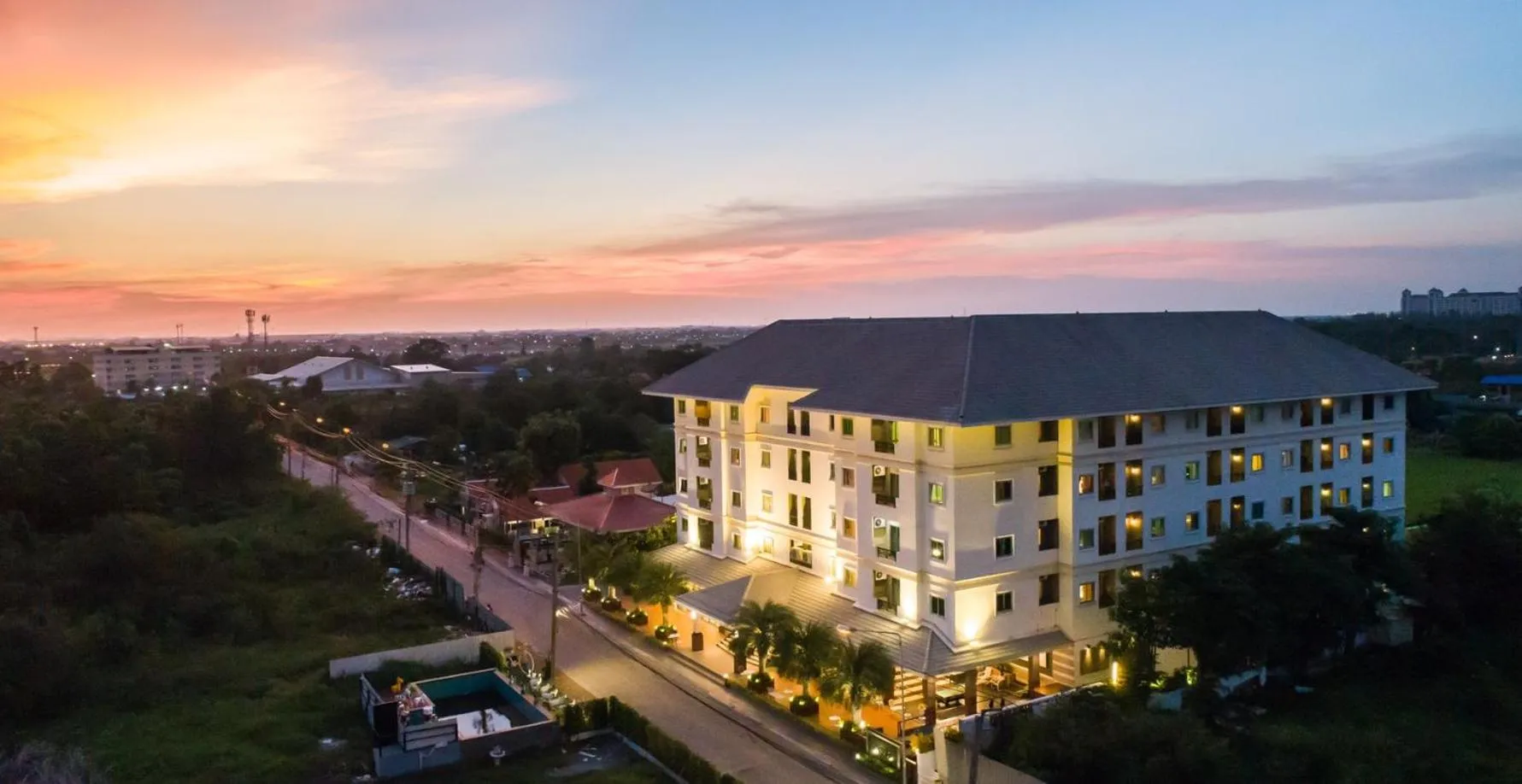 Sunset in Napheera Royal Tel