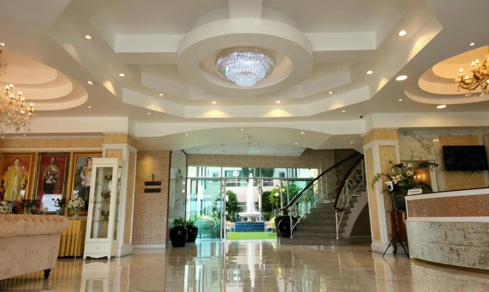 Lobby or reception in Napheera Royal Tel