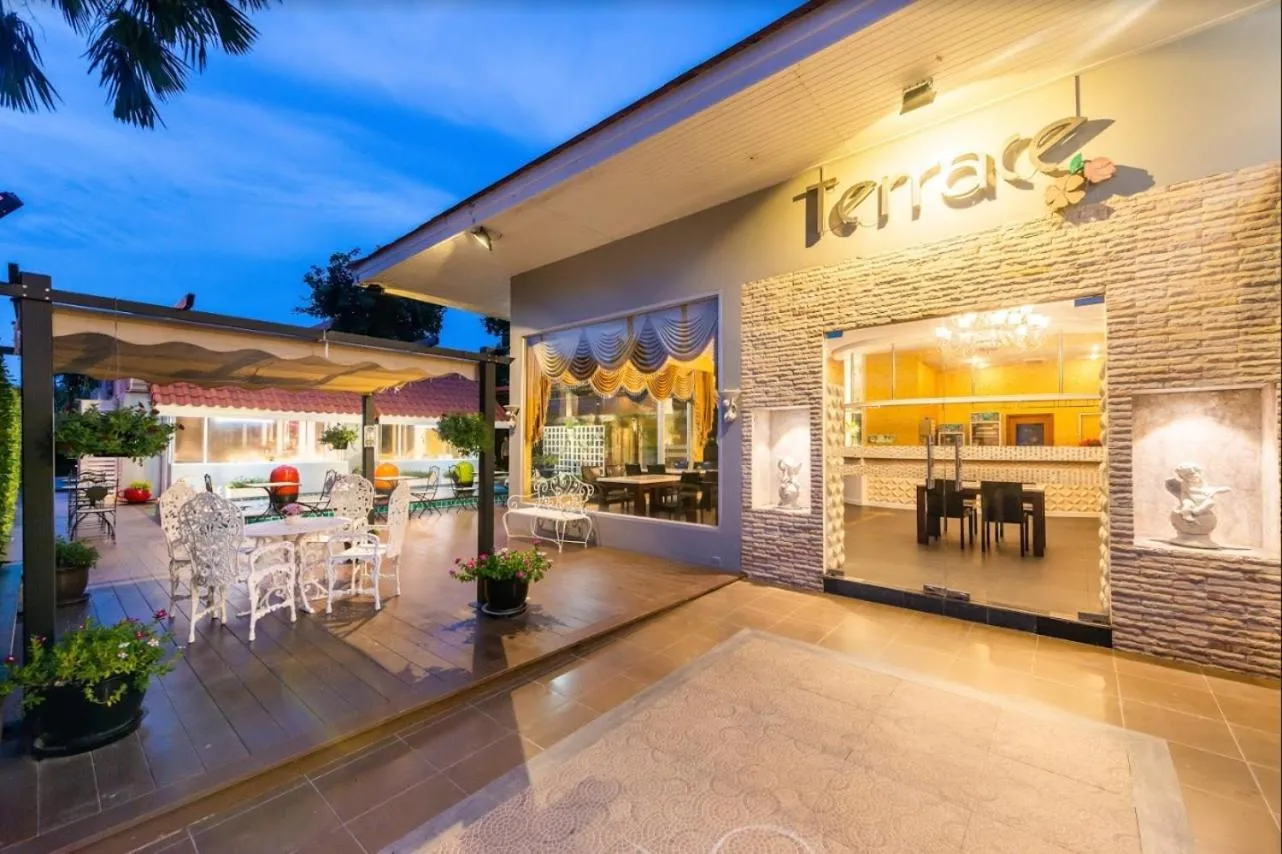 Garden in Napheera Royal Tel