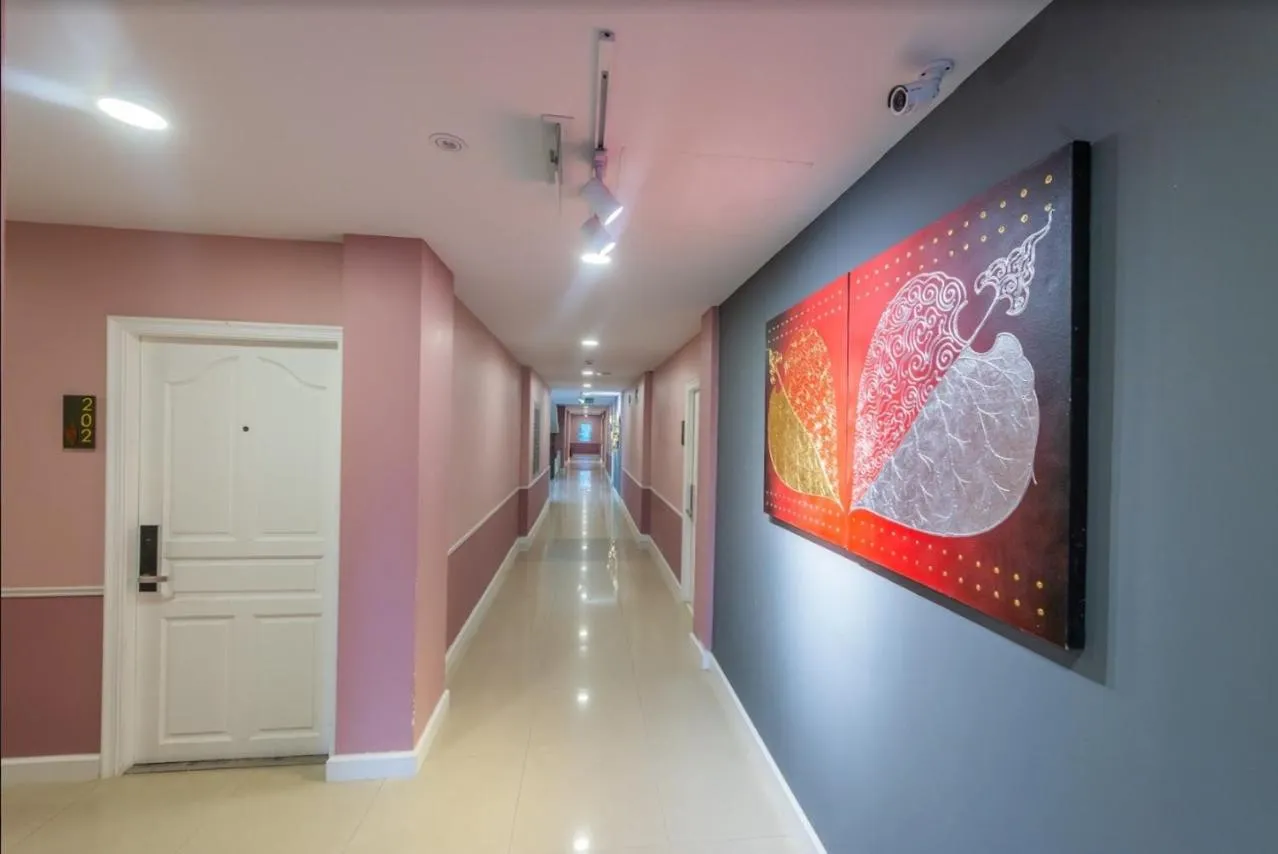 Decorative detail in Napheera Royal Tel