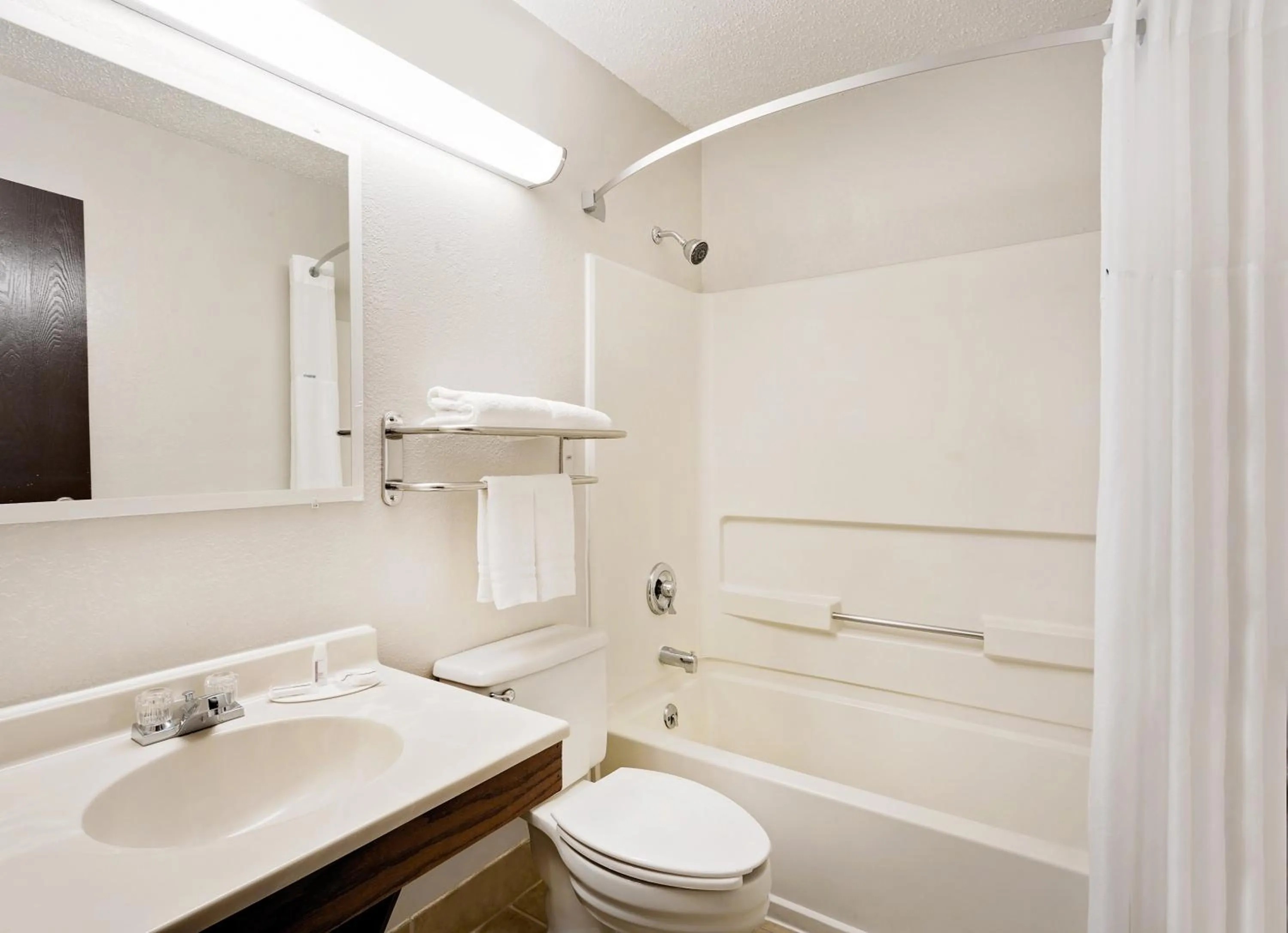 Guests in Super 8 by Wyndham Waynesboro