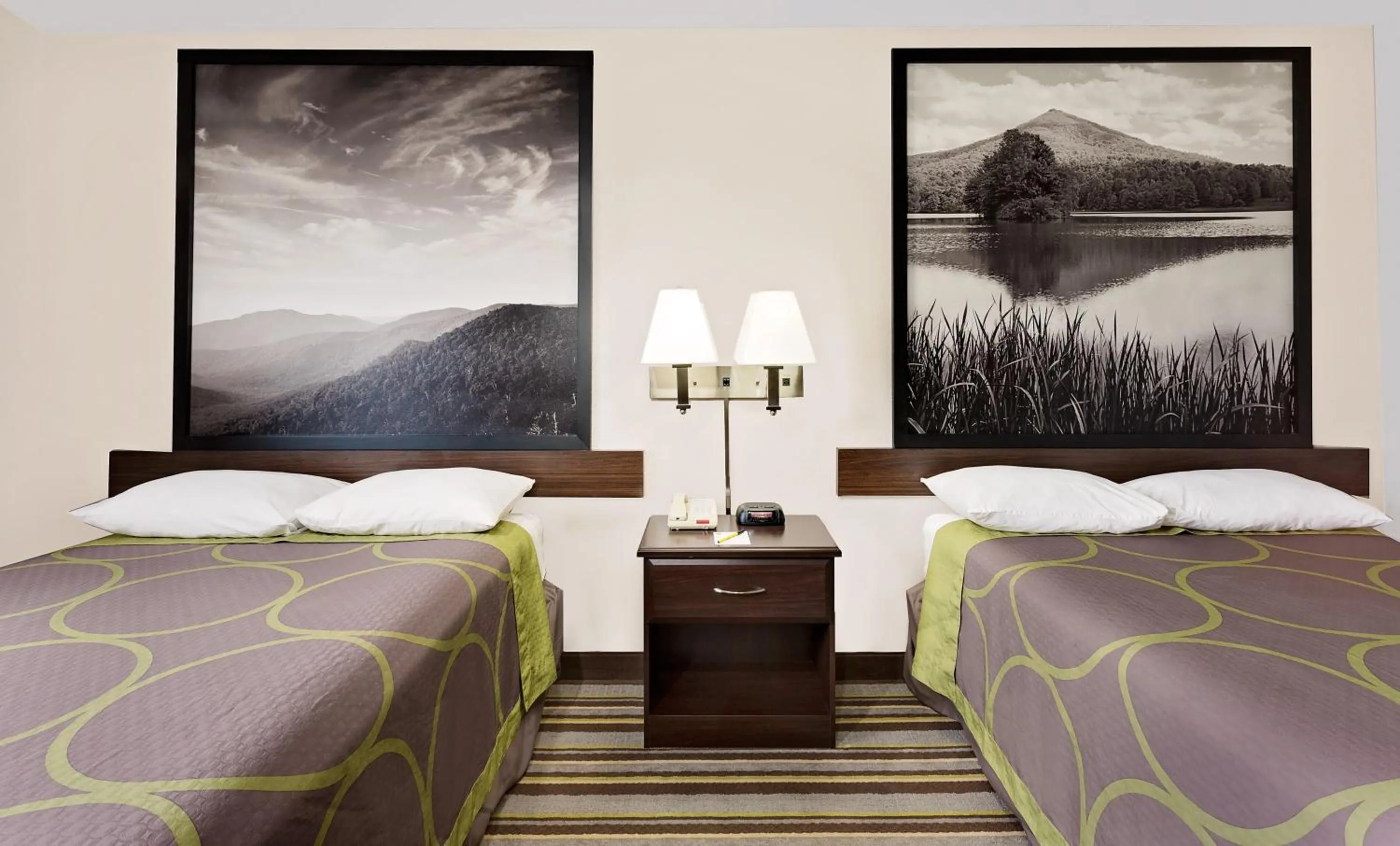 Guests, Bed in Super 8 by Wyndham Waynesboro