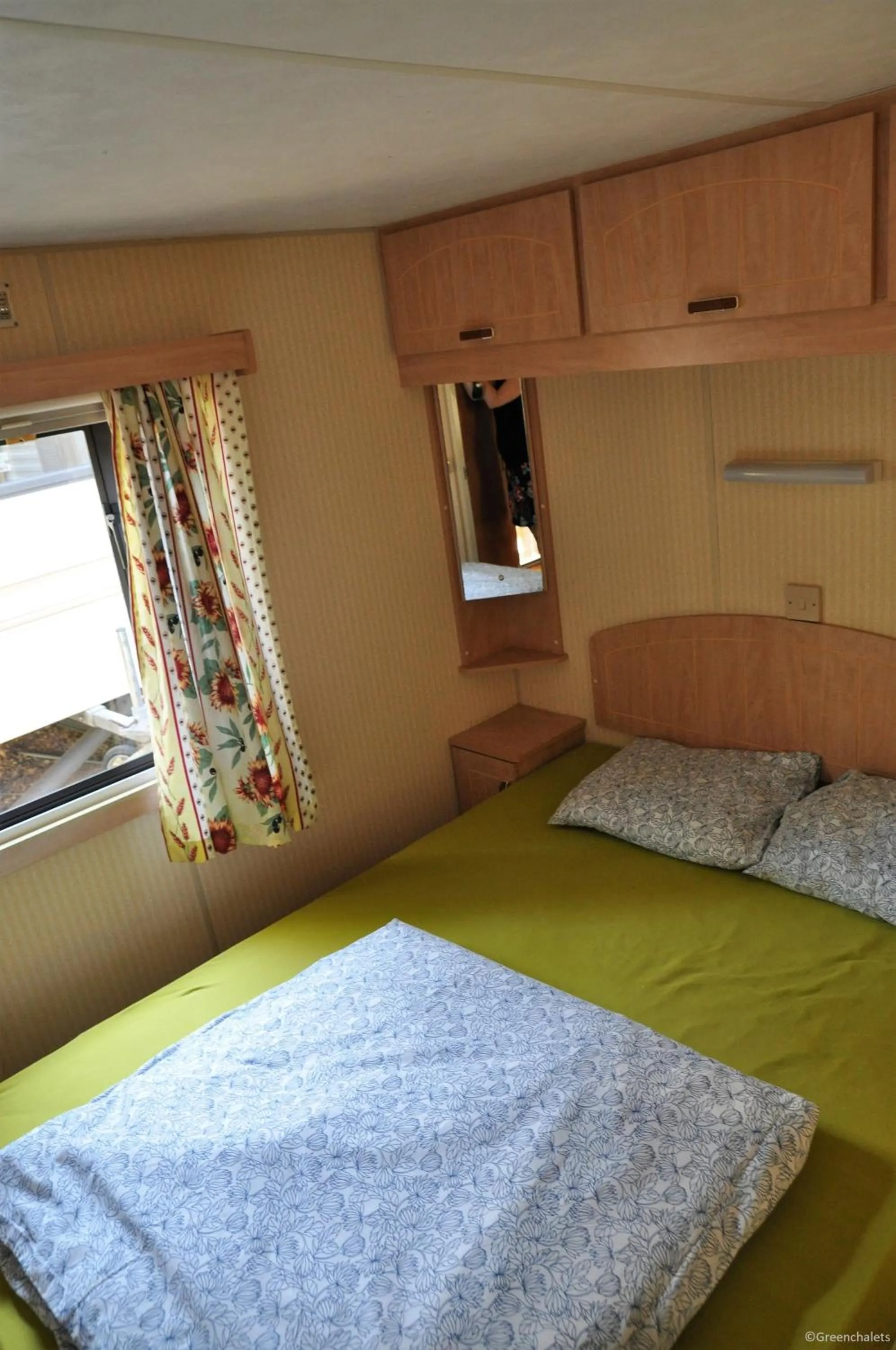 Bedroom, Bed in Mountain View Mobile Home in Roquebrune-sur-Argens, France