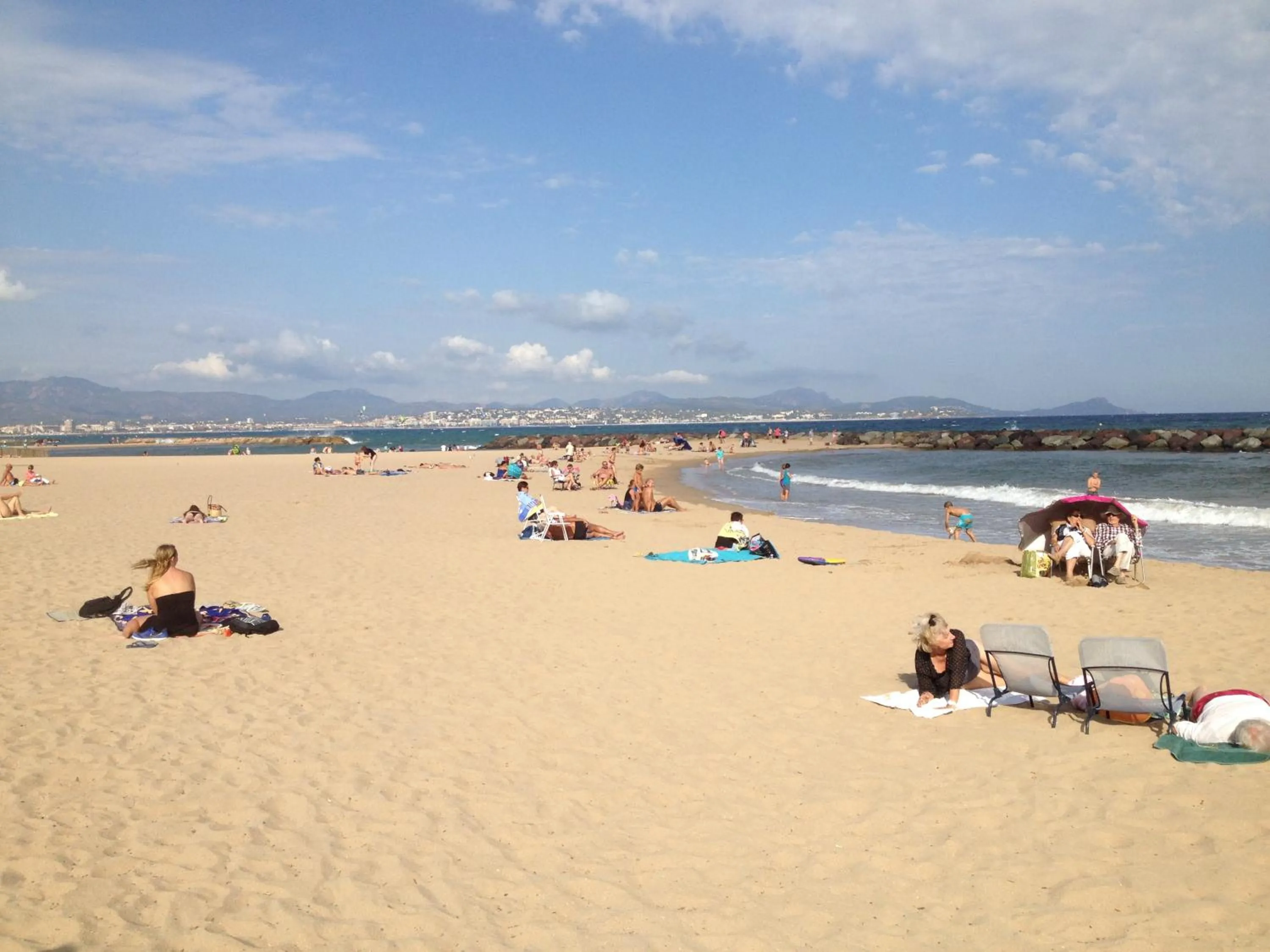 Beach in Mountain View Mobile Home in Roquebrune-sur-Argens, France