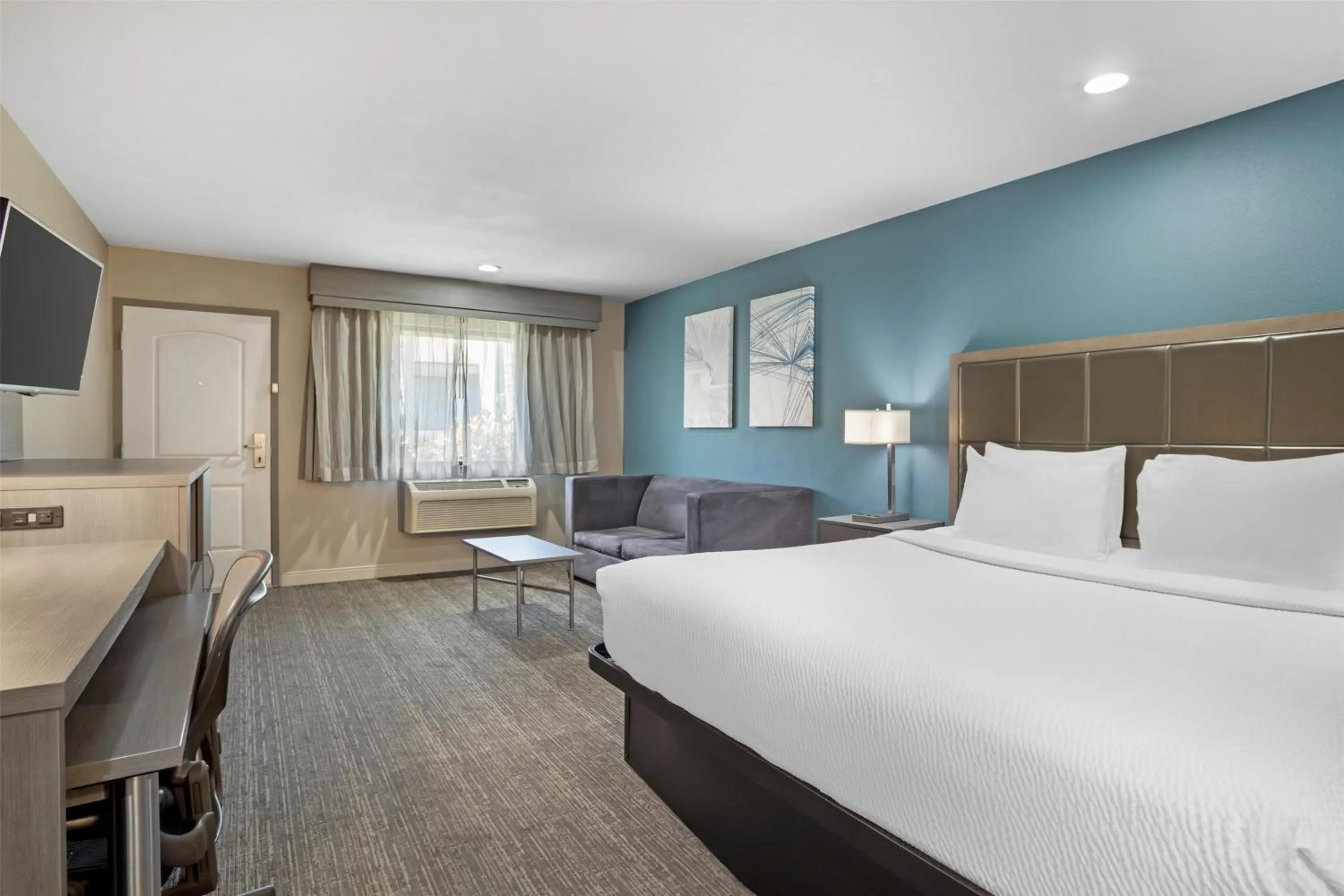 Bed in Best Western Big Country Inn