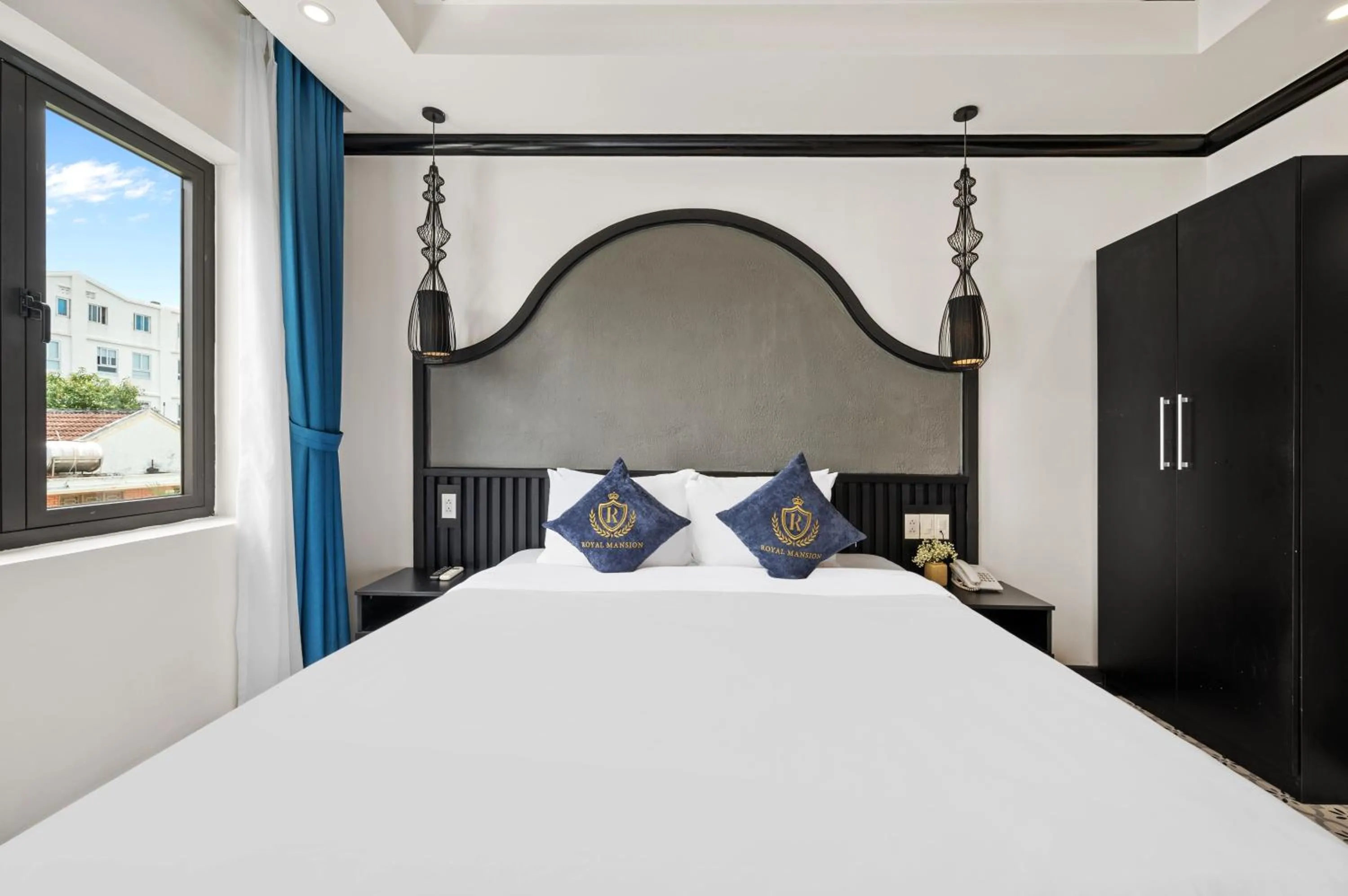 Bed in Royal Mansion Boutique Hoi An