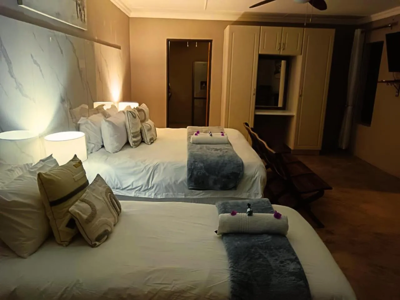 Bed in The Wilds Guest House