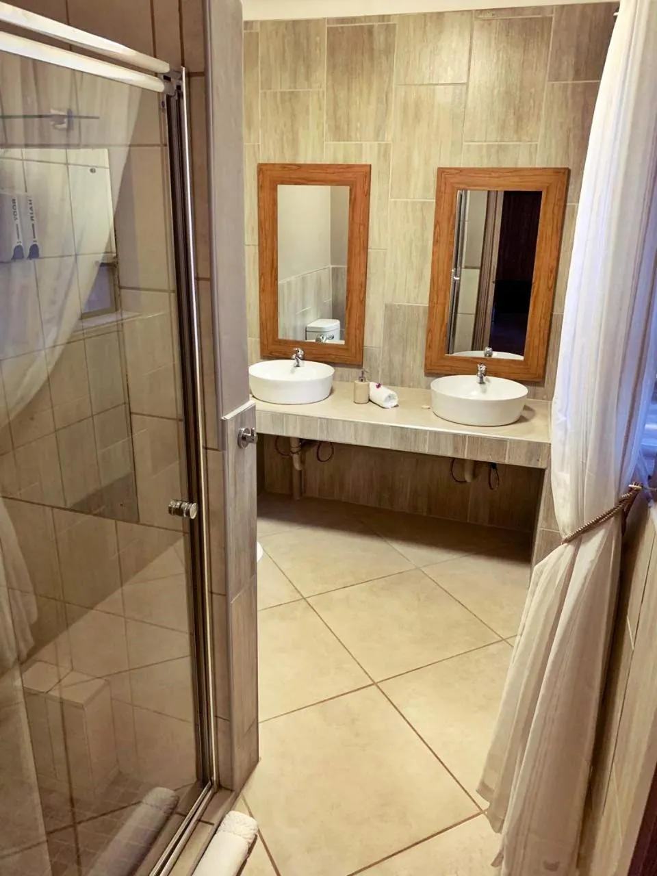 Shower in The Wilds Guest House