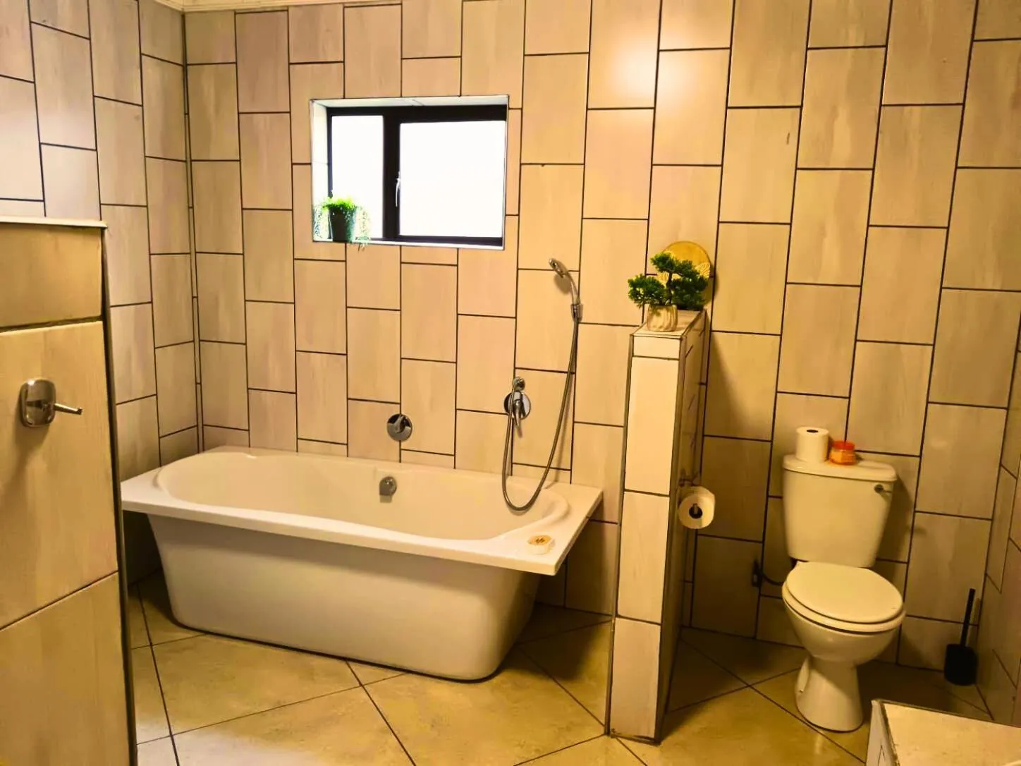 Toilet in The Wilds Guest House