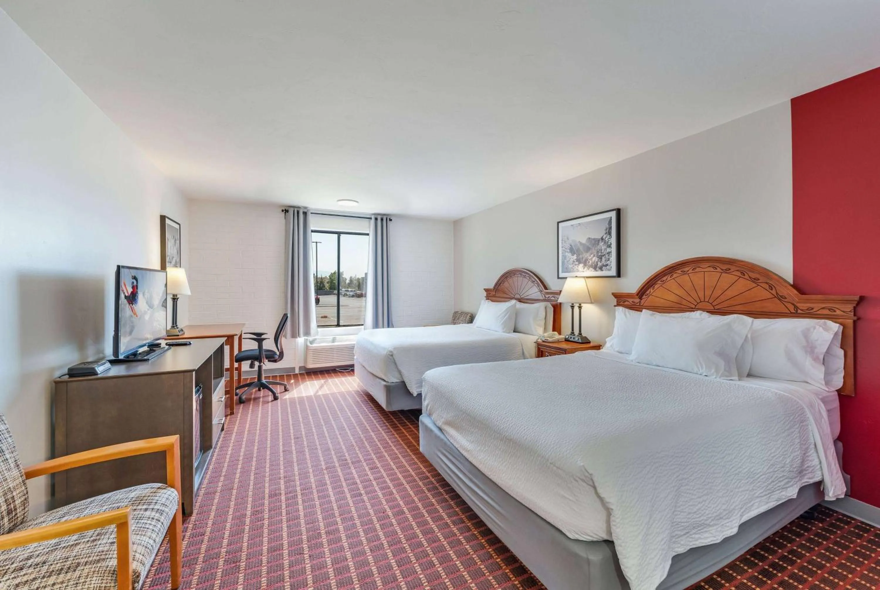 Photo of the whole room, Bed in Ramada by Wyndham Richfield UT I-70