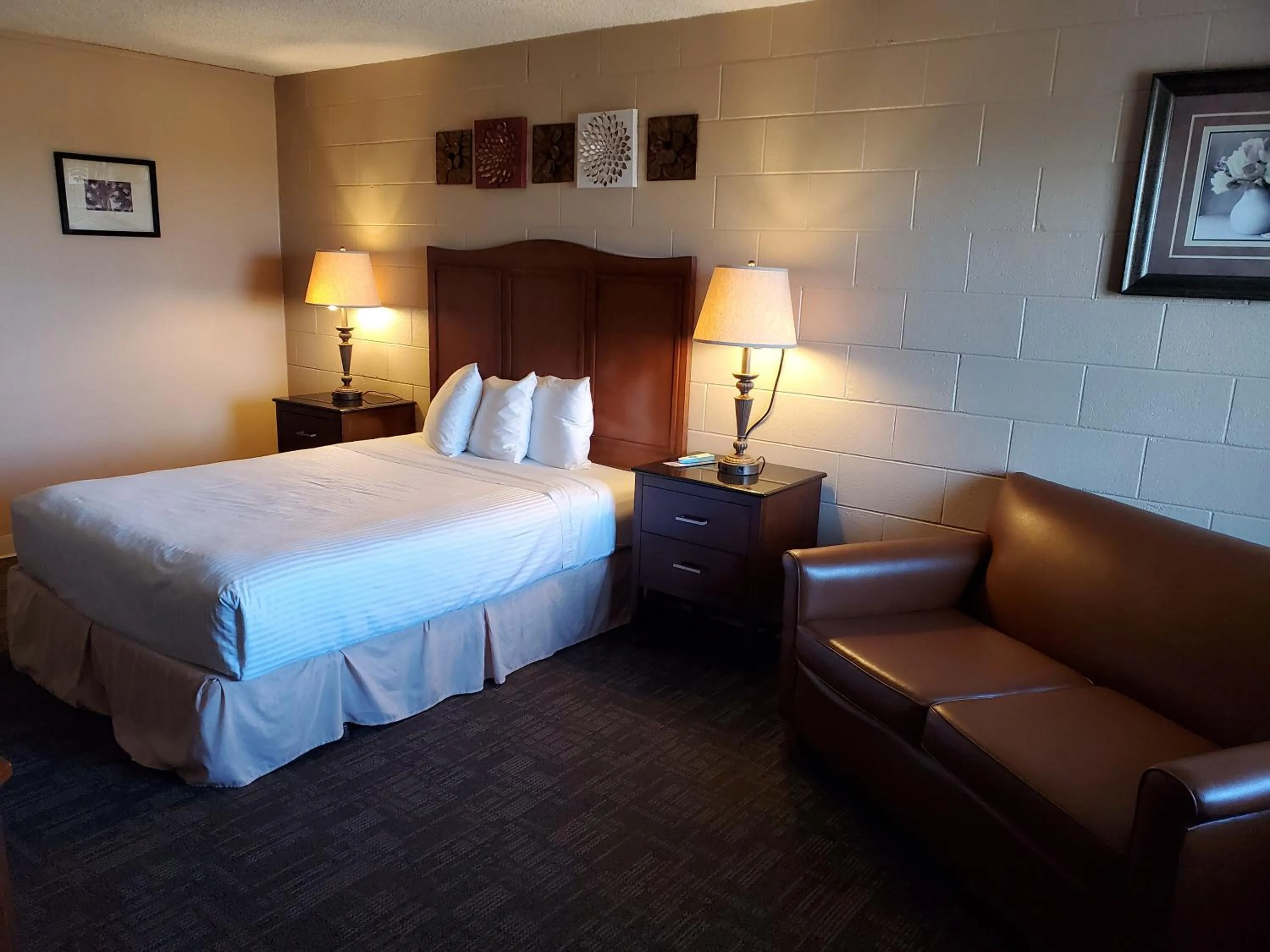 Bed in Kansas Country Inn