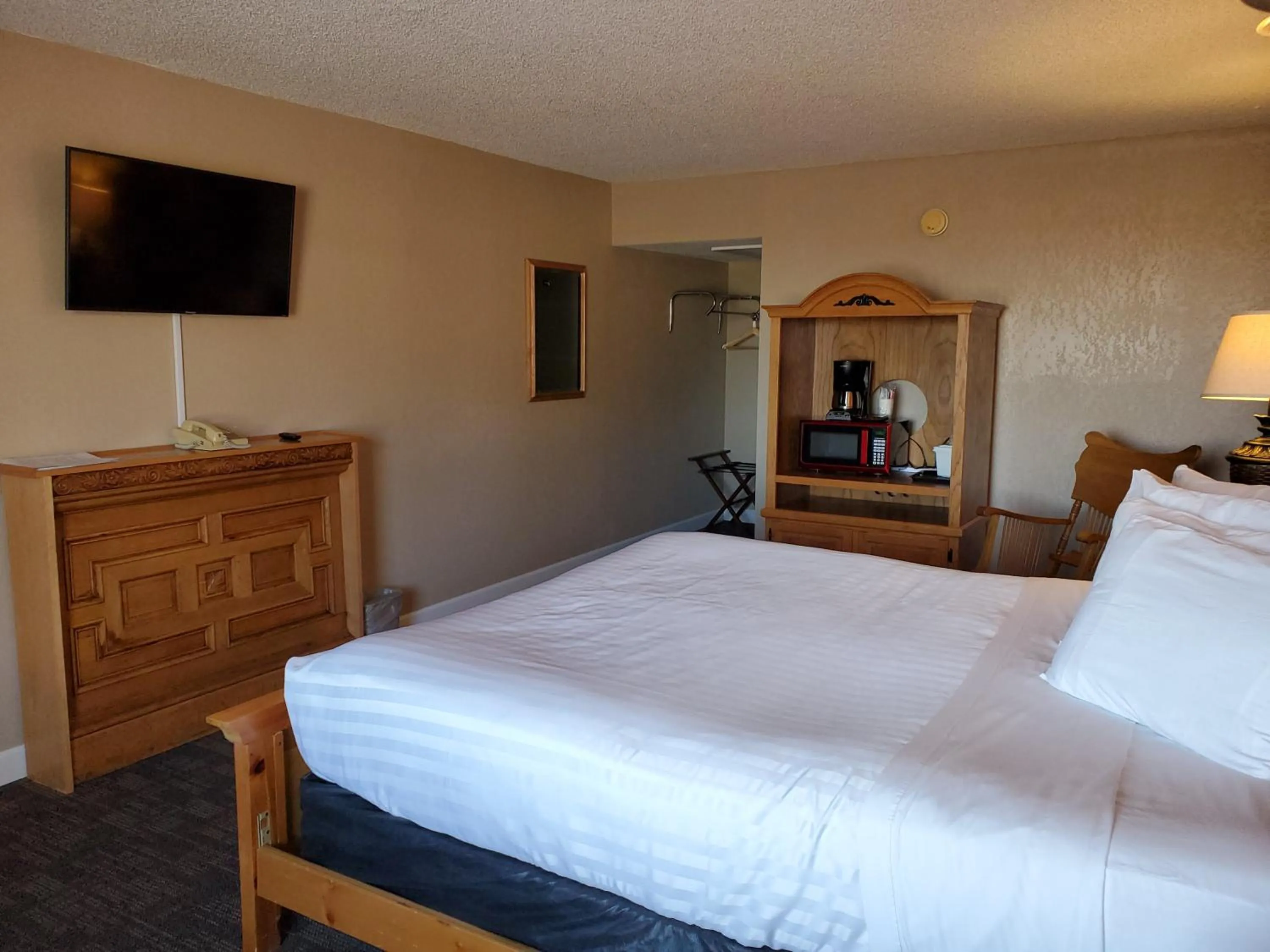 Bed in Kansas Country Inn