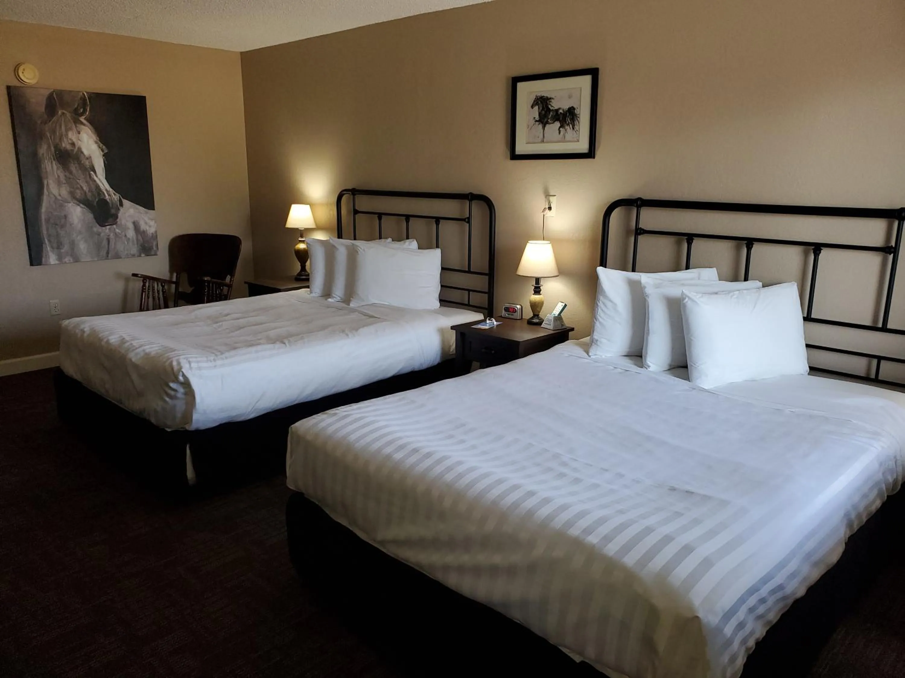 Bed in Kansas Country Inn