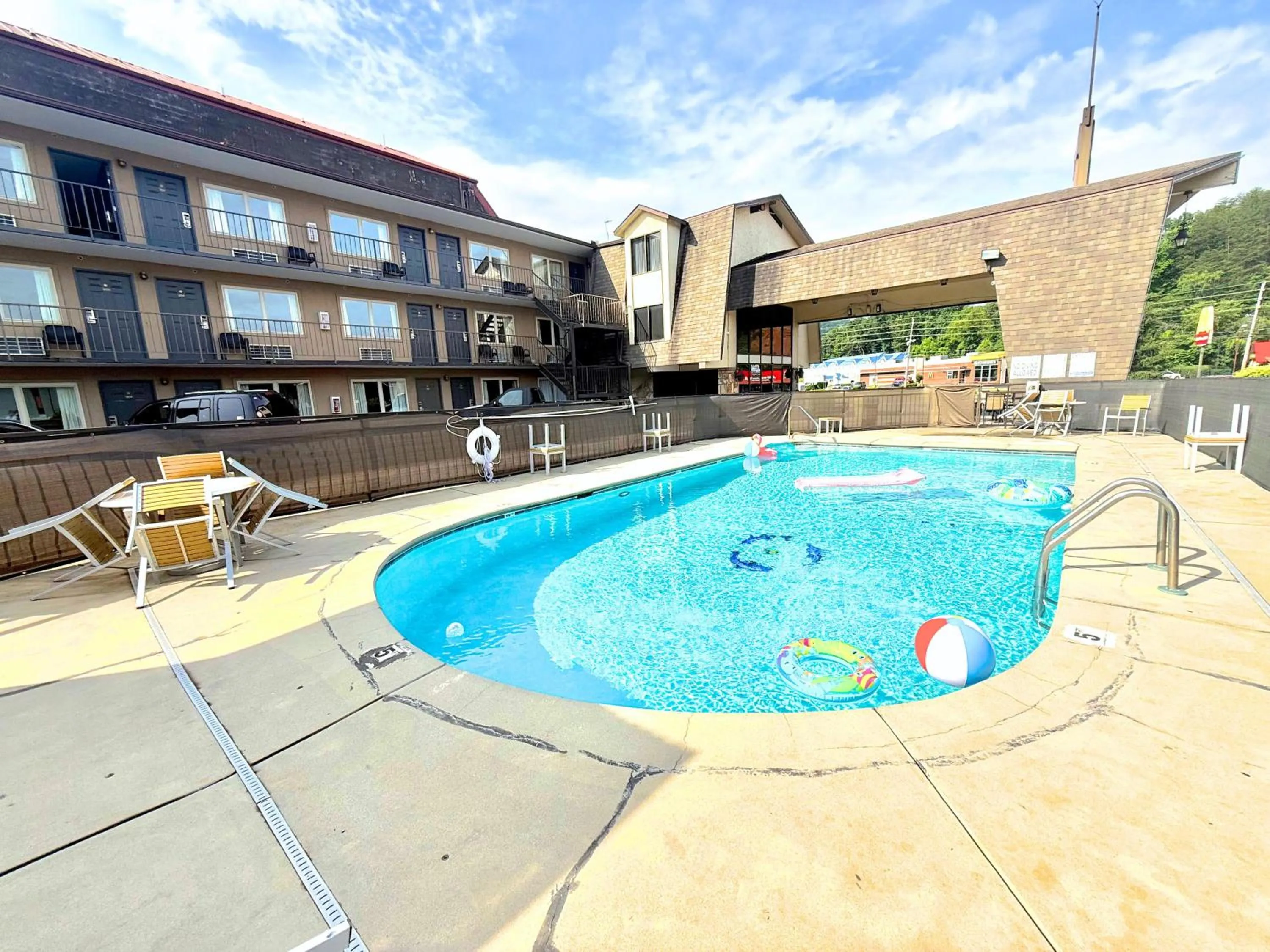 Property building in Tennessee Mountain Lodge