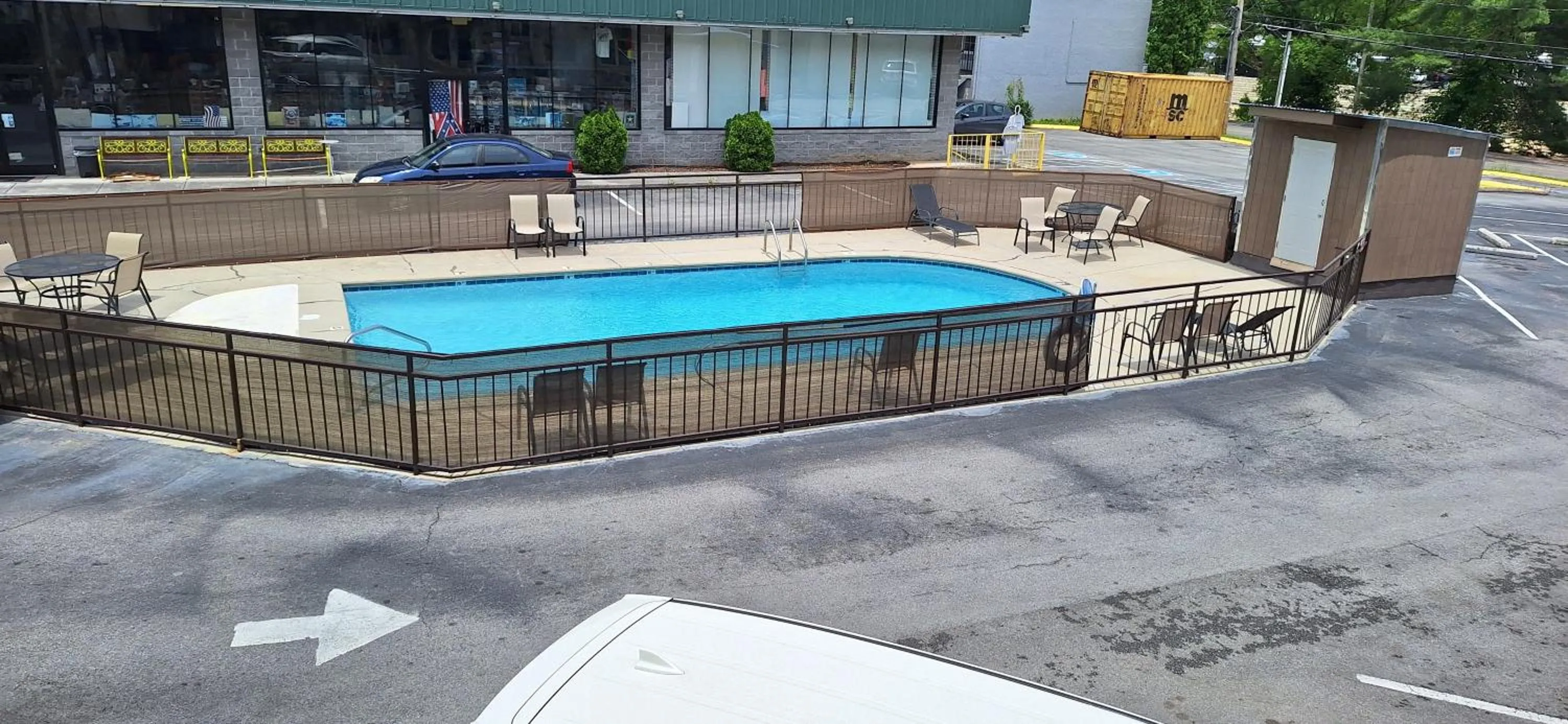 Swimming pool in Tennessee Mountain Lodge