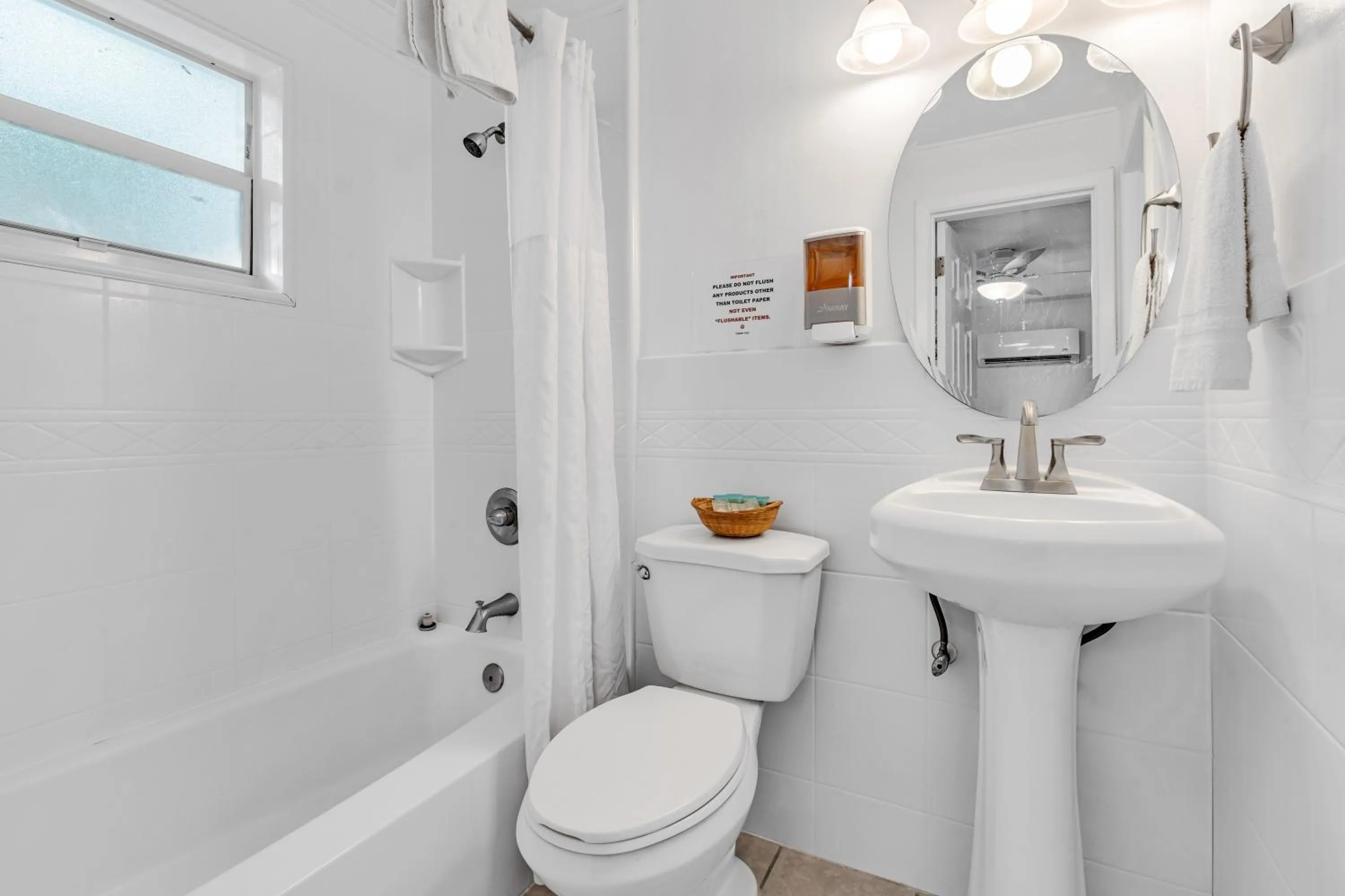 Shower in Blackfin Resort and Marina