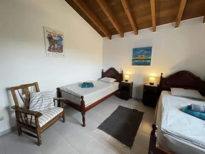 Bed in Da Silva Surfcamp- 2 Bettzimmer mit Frühstück