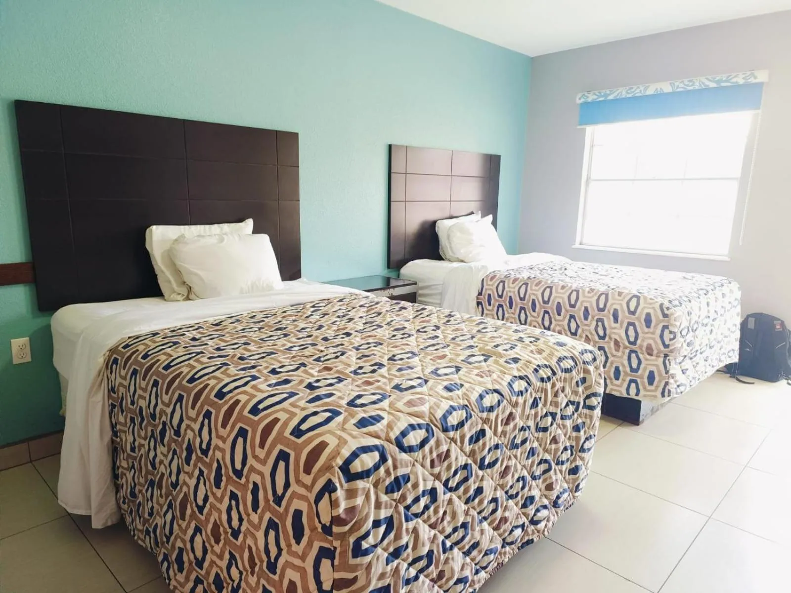 2 Full Beds Non-Smoking in Woodfield Inn & Suites Hotel O, Yoakum TX 111