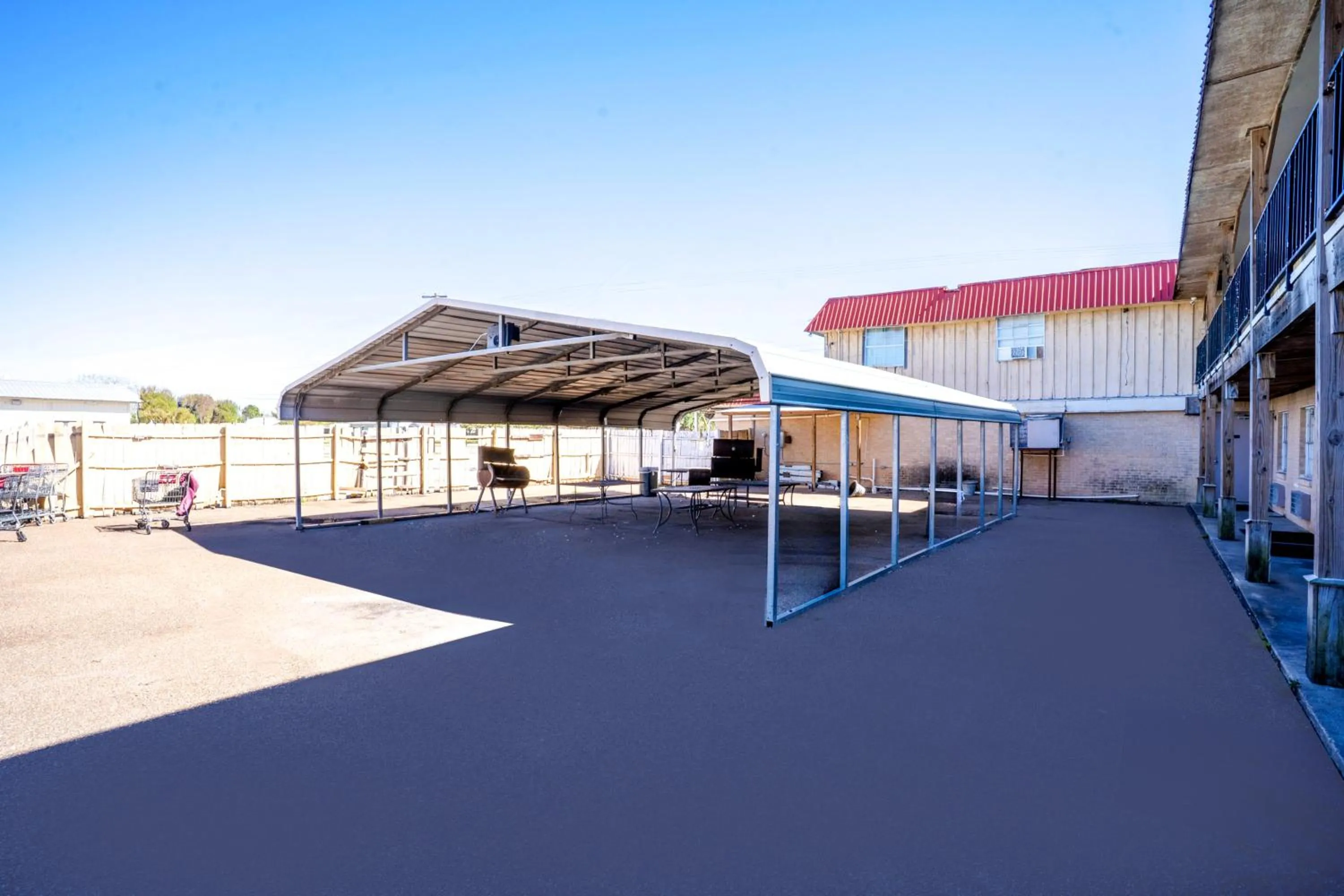 Area and facilities in Woodfield Inn & Suites Hotel O, Yoakum TX 111