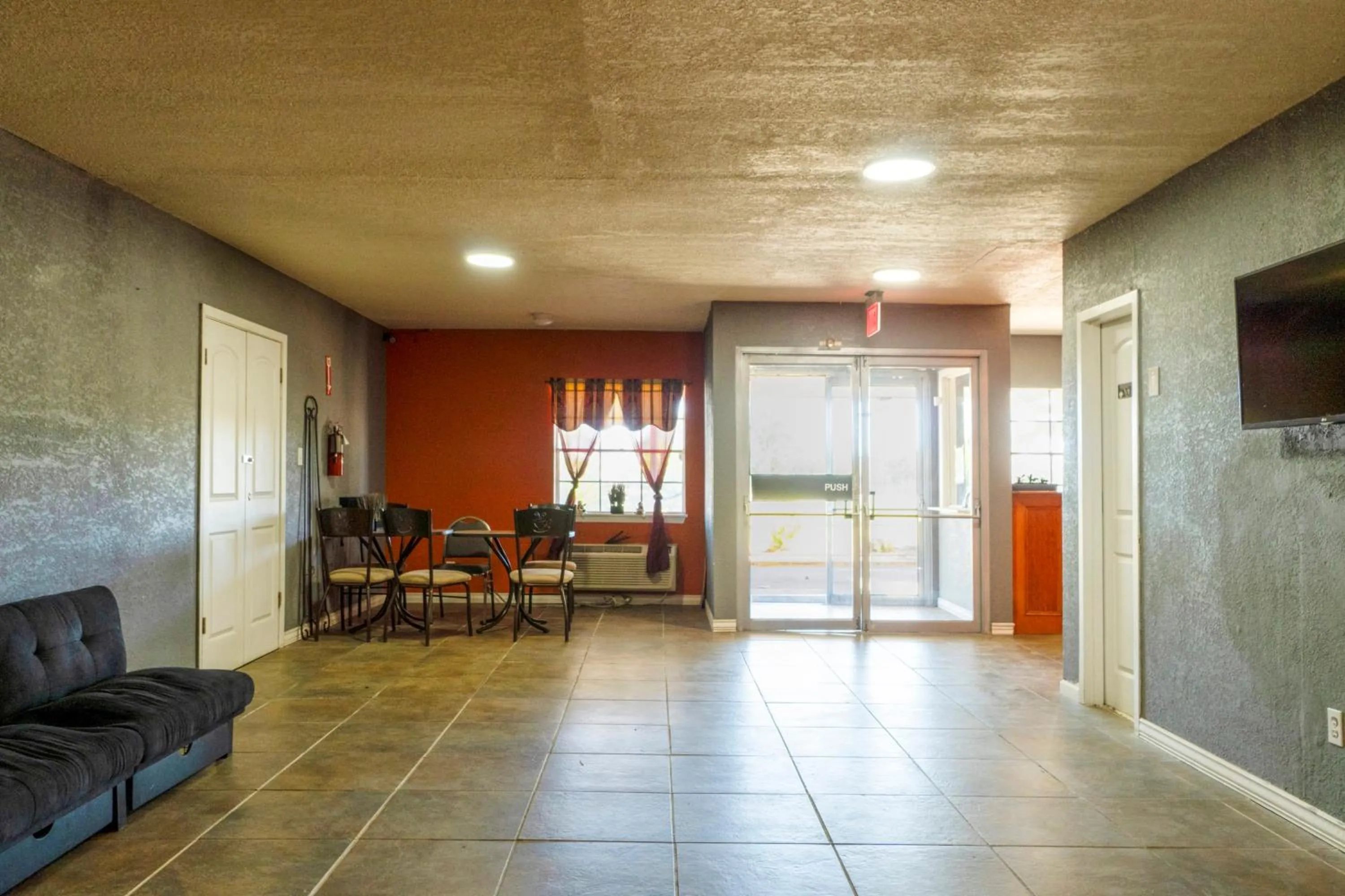 Lobby or reception in Woodfield Inn & Suites Hotel O, Yoakum TX 111