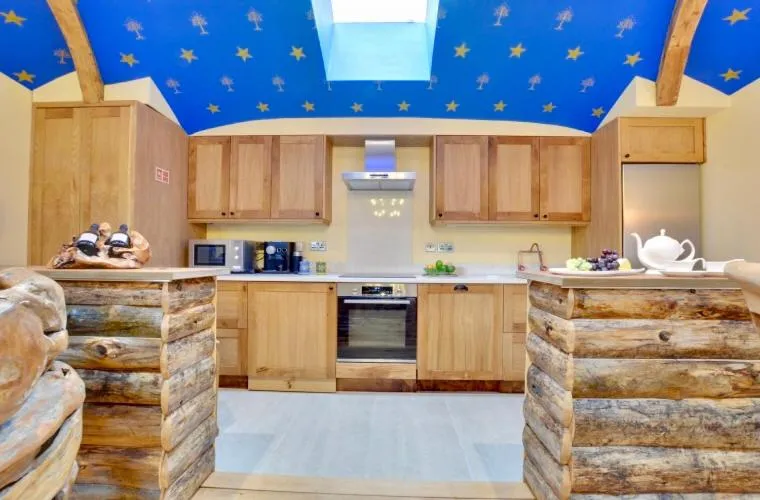 Dining area in Oastbrook Vineyard