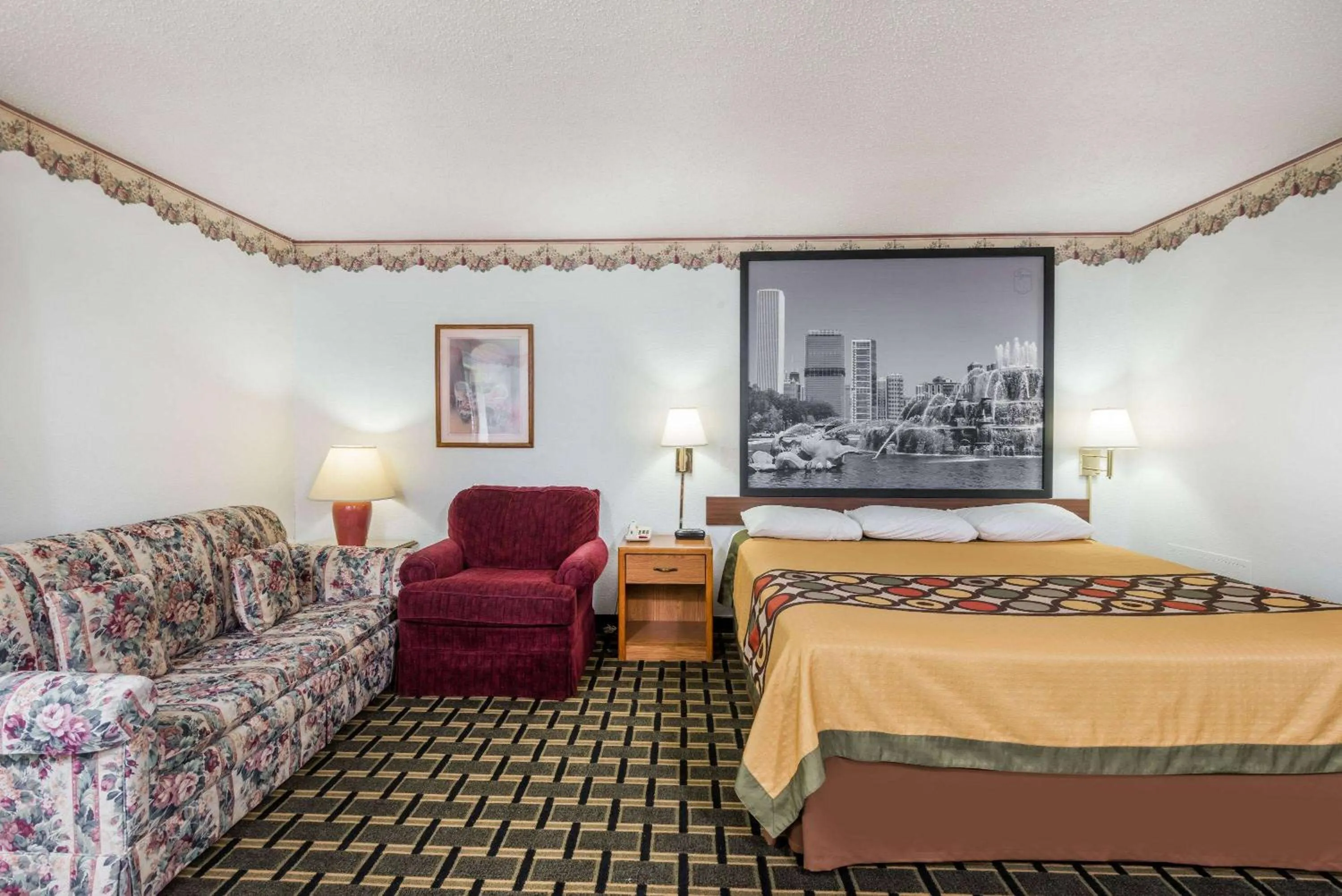 Photo of the whole room in Super 8 by Wyndham Coshocton Roscoe Village