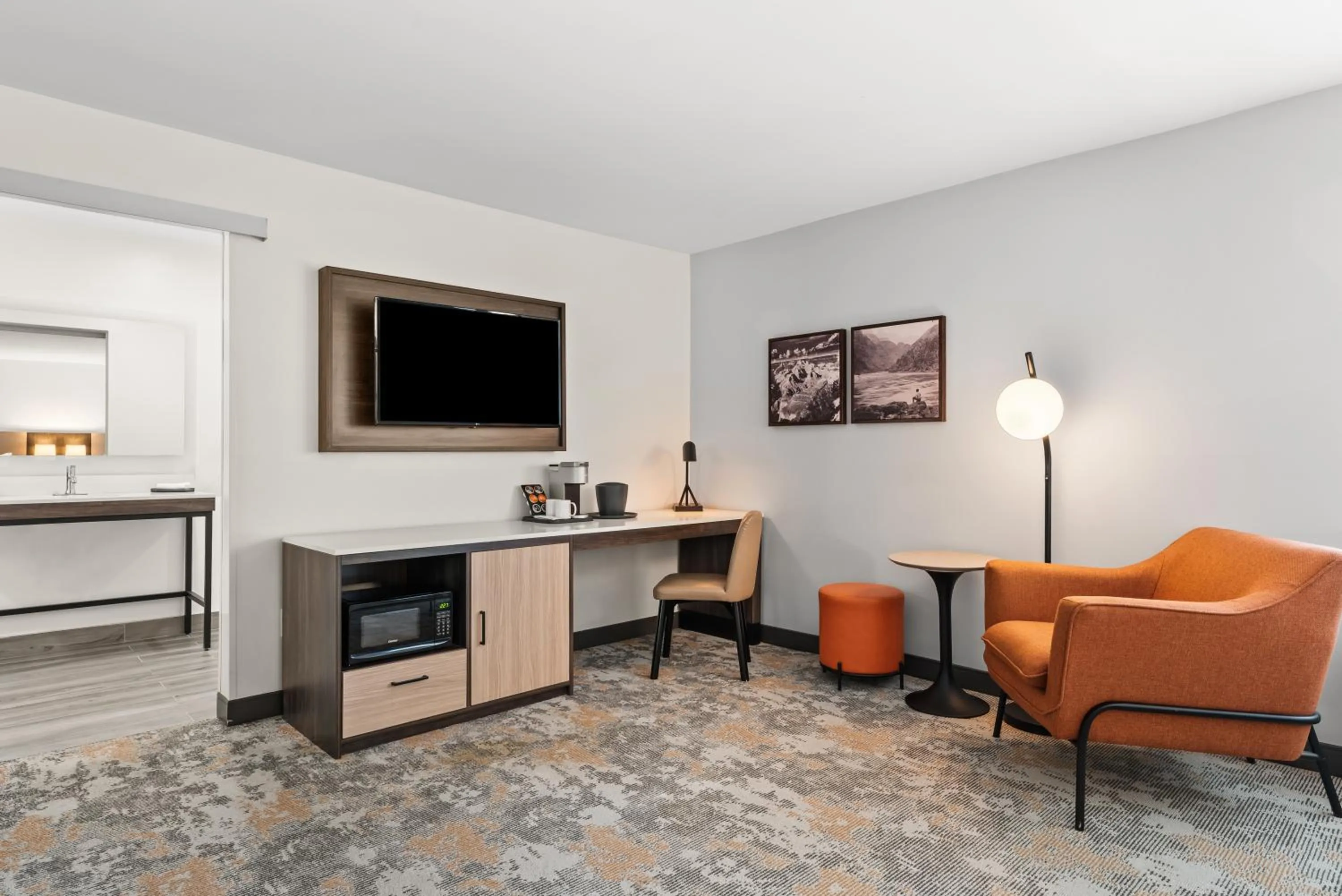 Bedroom in The Ellsworth Hotel, an Ascend Collection Hotel