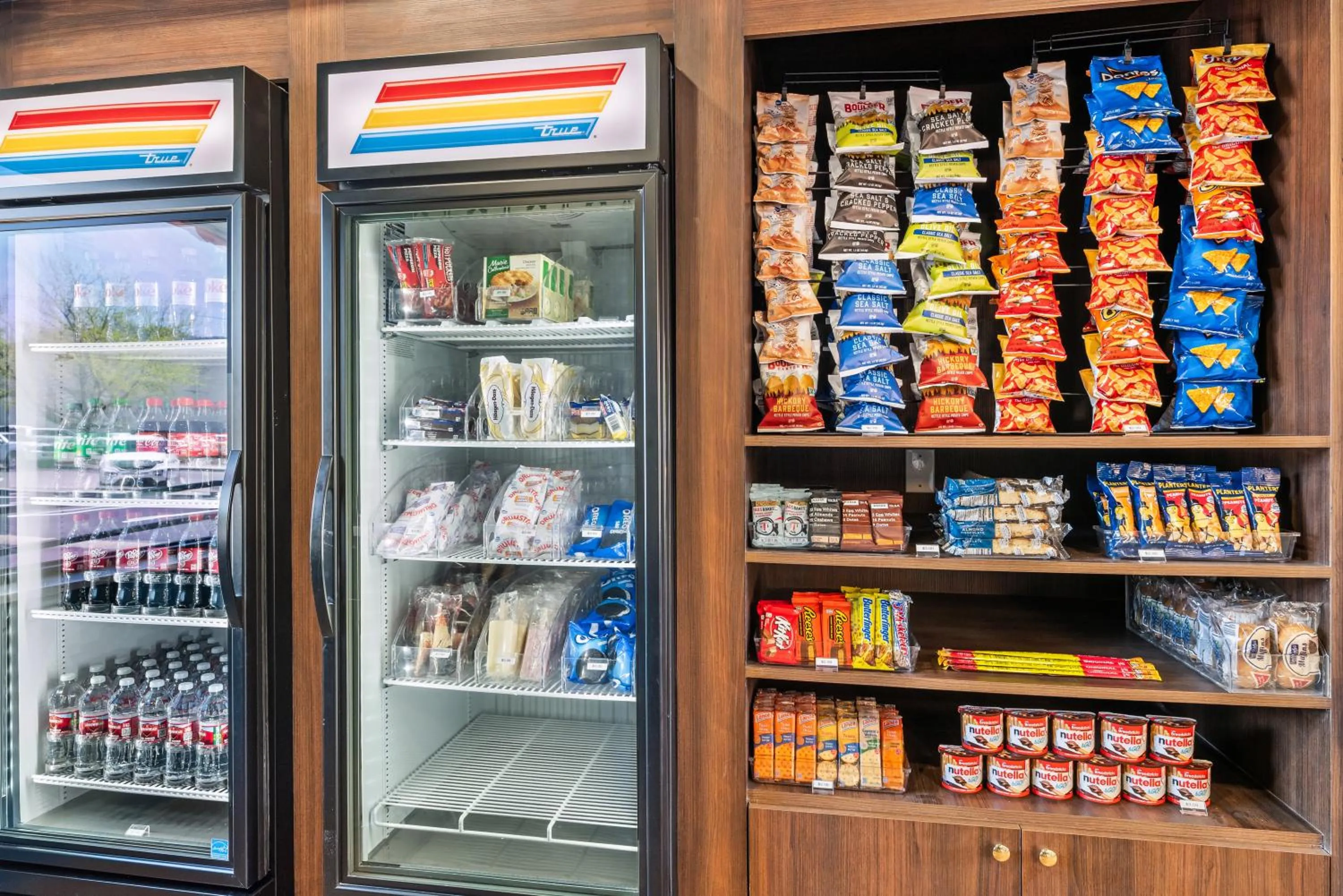 Food and drinks in The Ellsworth Hotel, an Ascend Collection Hotel