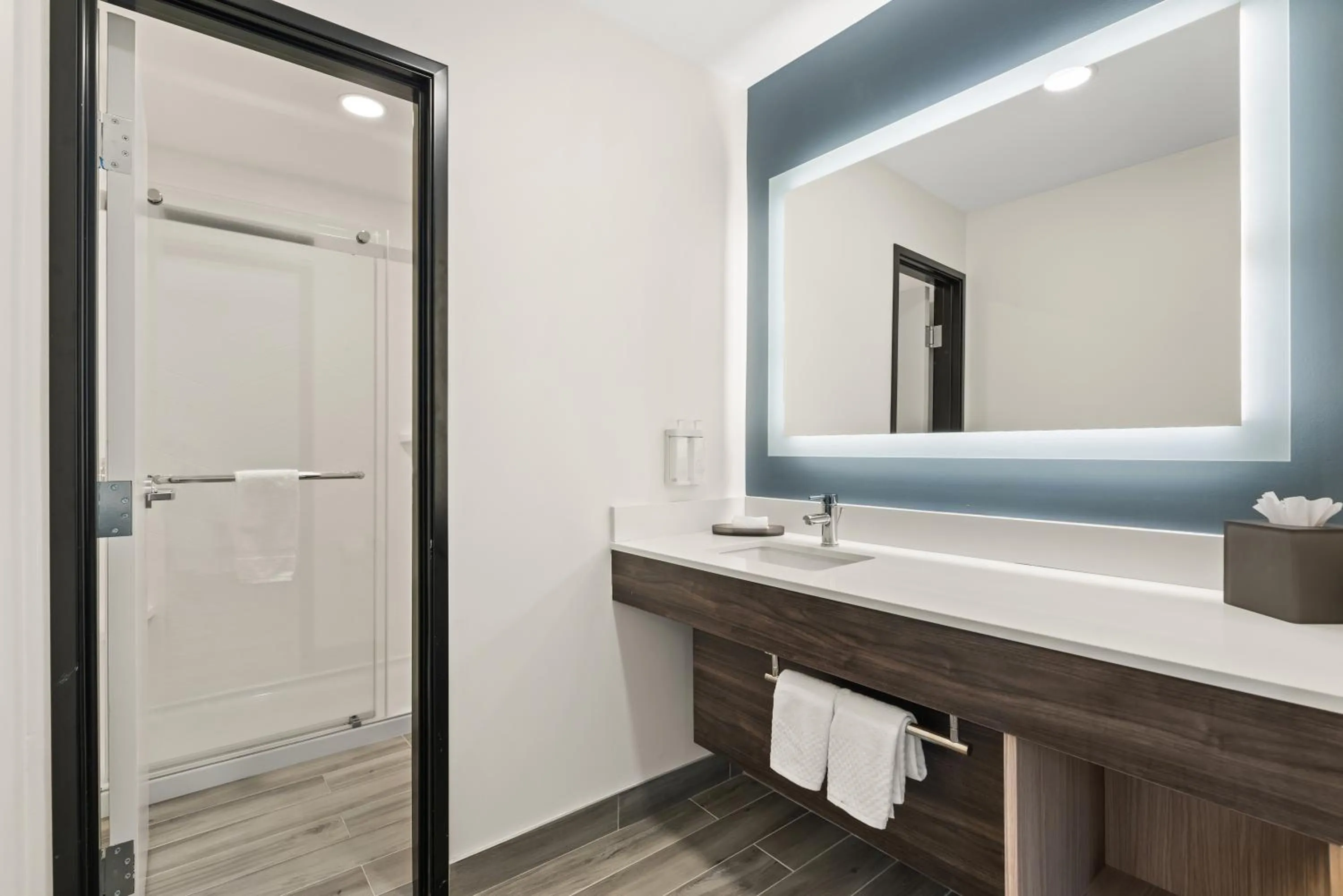 Bathroom in The Ellsworth Hotel, an Ascend Collection Hotel