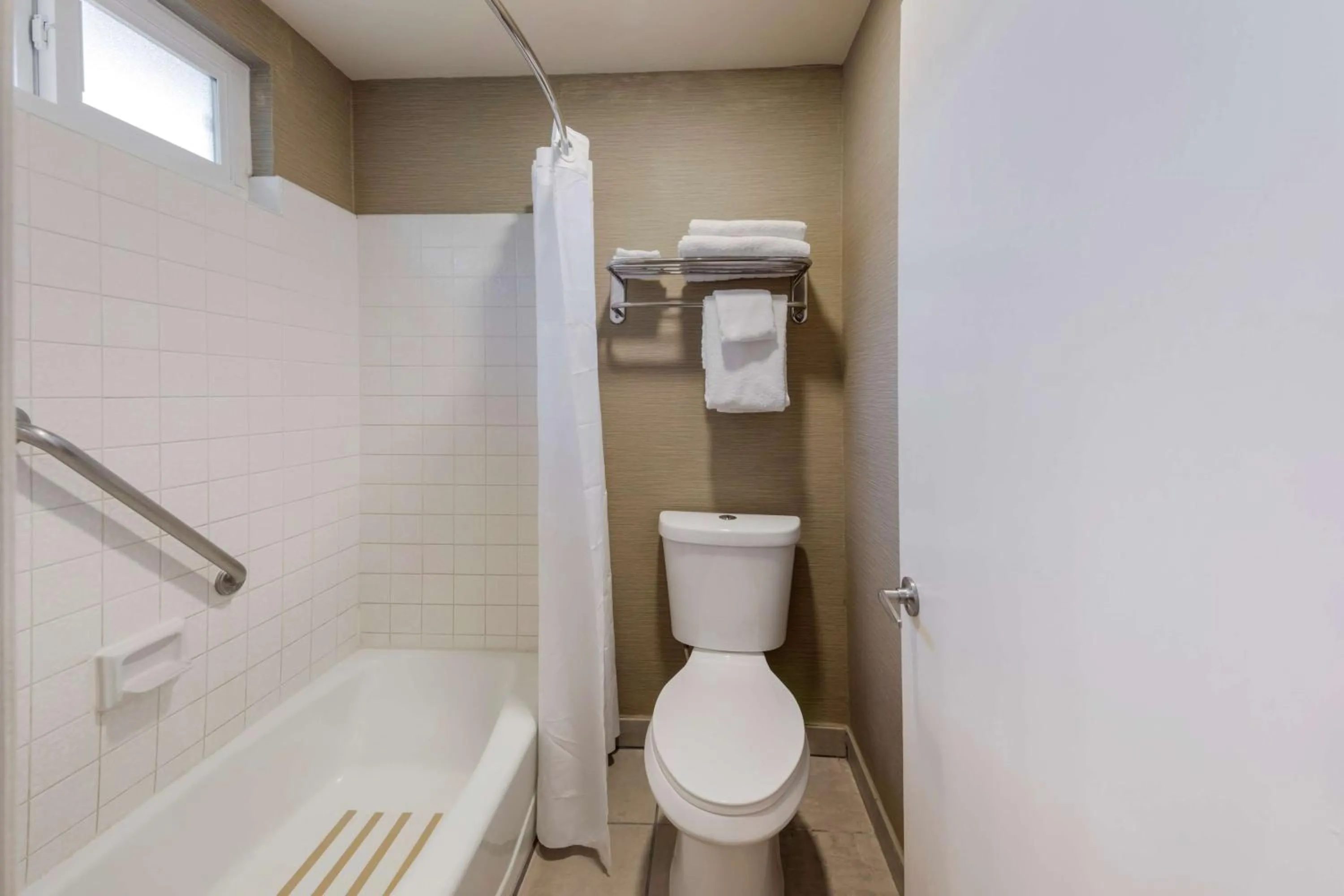 Bathroom in Best Western La Posada Motel