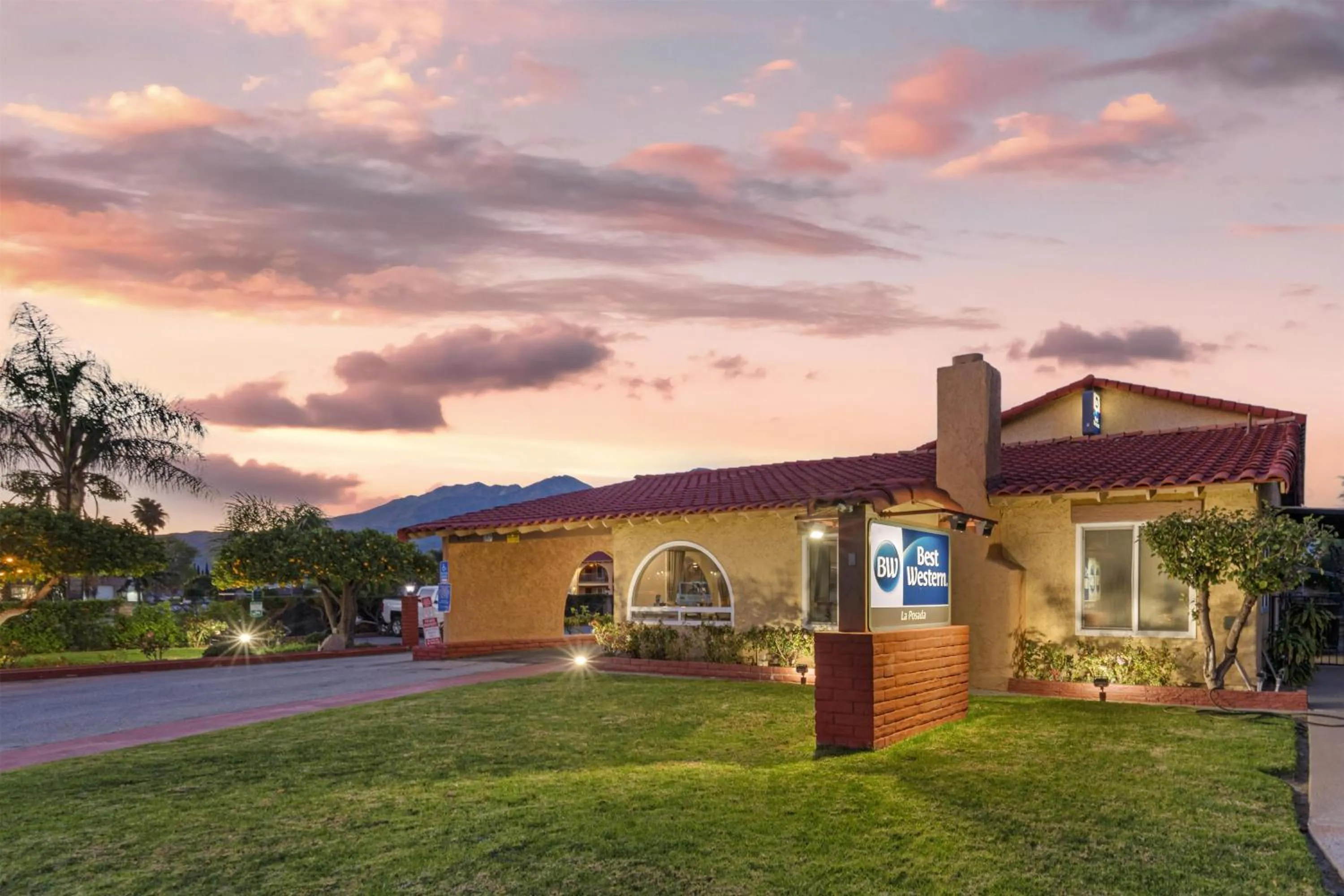 Property building in Best Western La Posada Motel