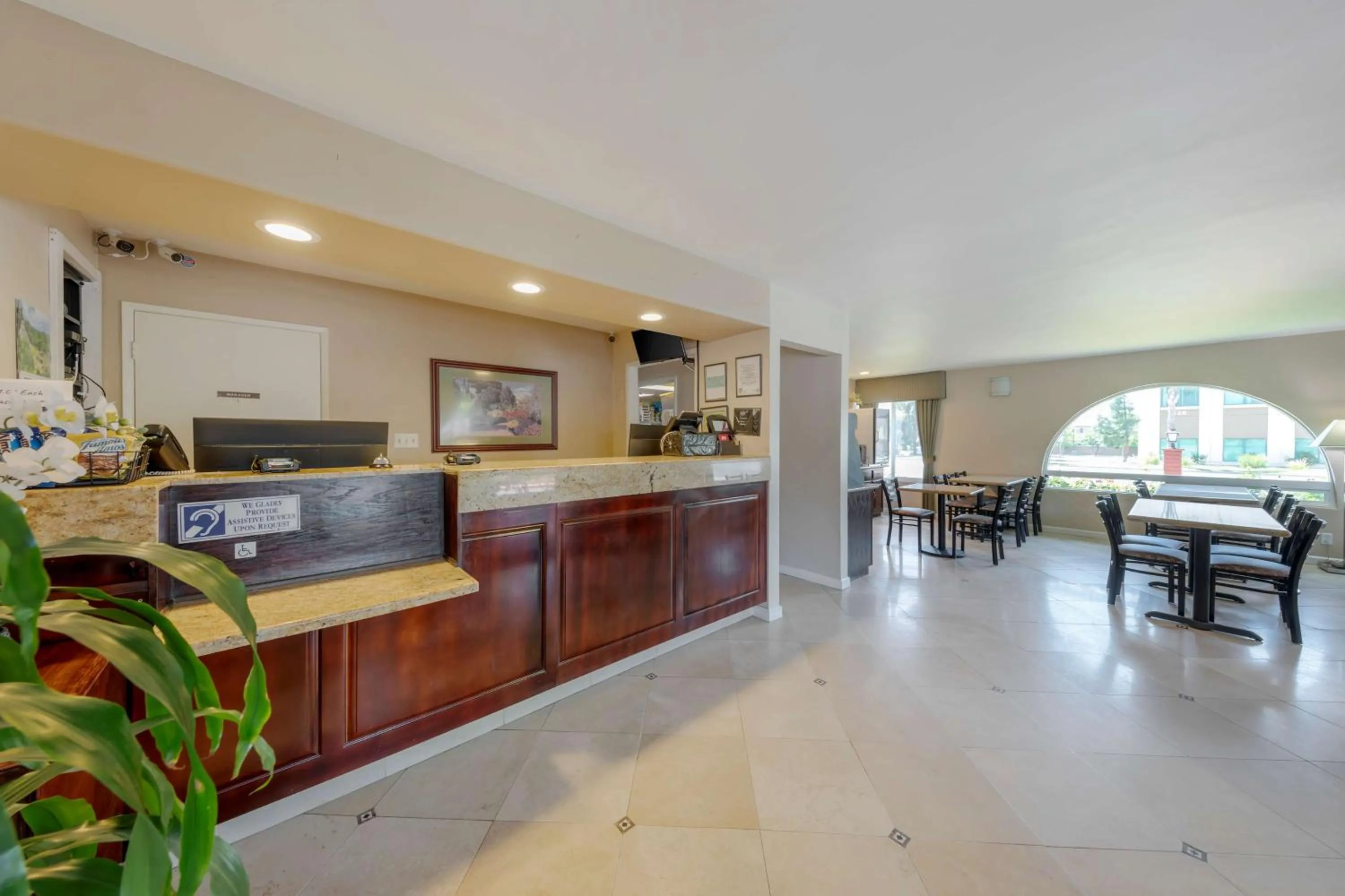 Lobby or reception in Best Western La Posada Motel