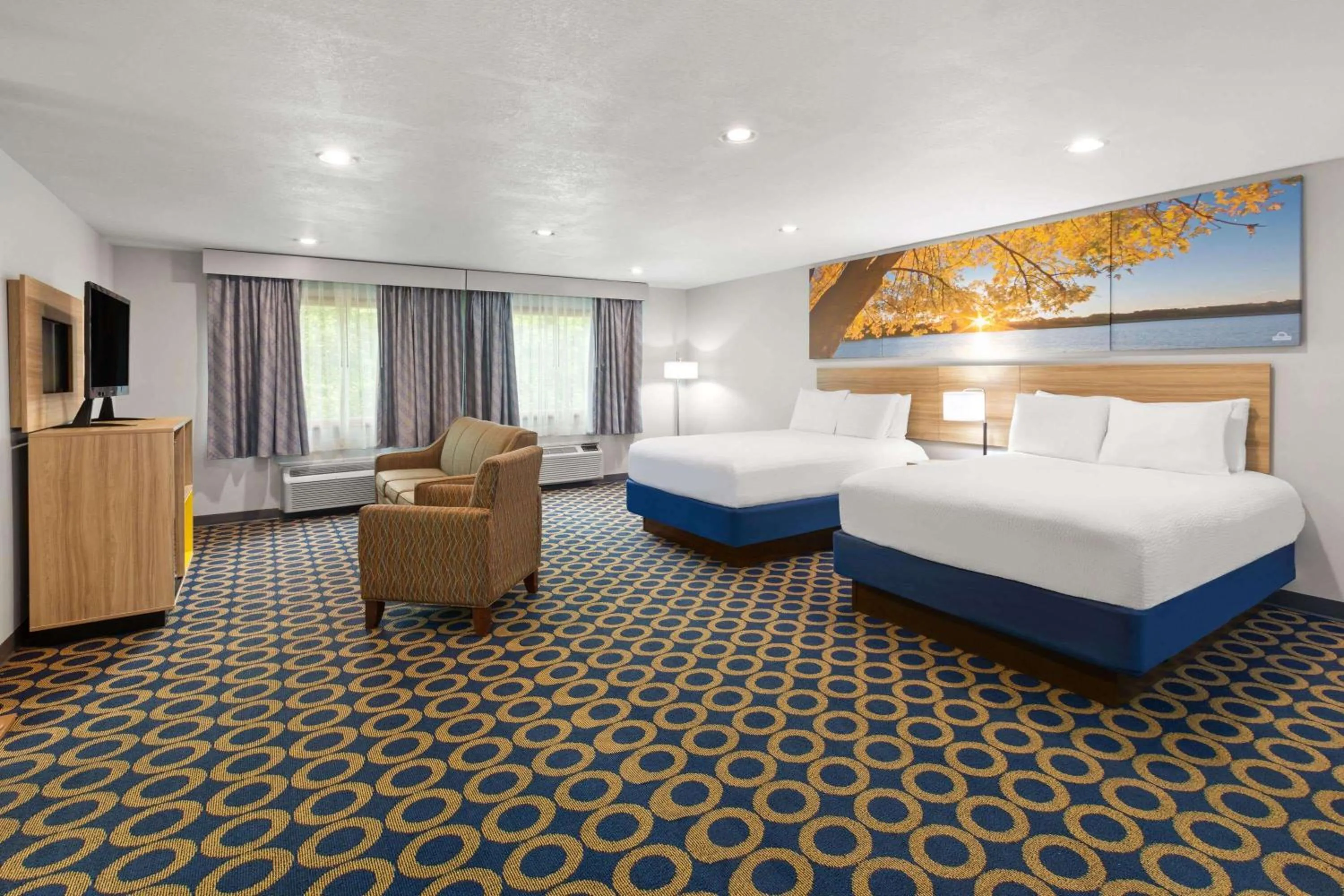 Photo of the whole room, Bed in Days Inn by Wyndham Wauseon