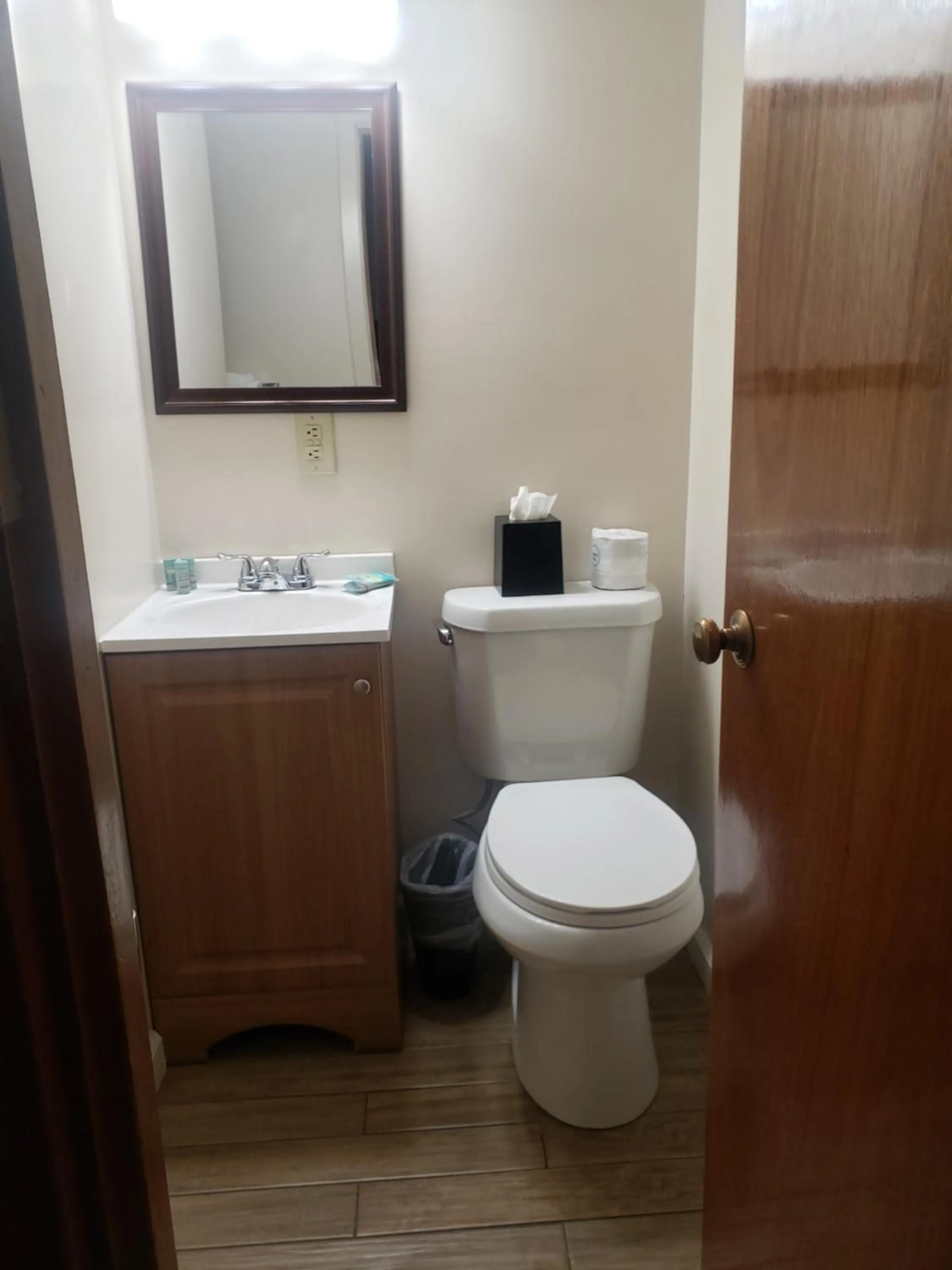 Bathroom in Alpine Trail Ridge Inn