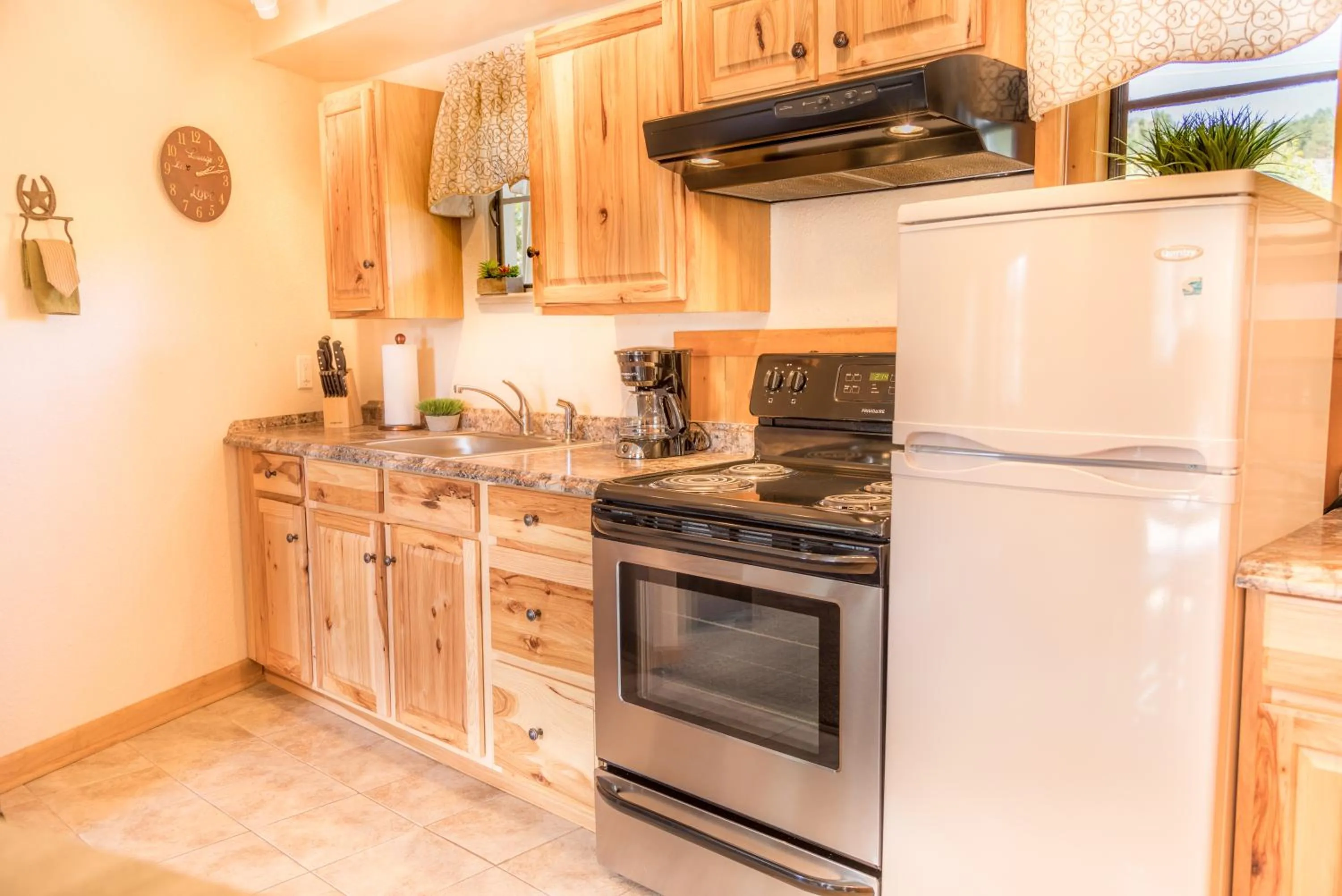 Coffee/tea facilities in Alpine Trail Ridge Inn