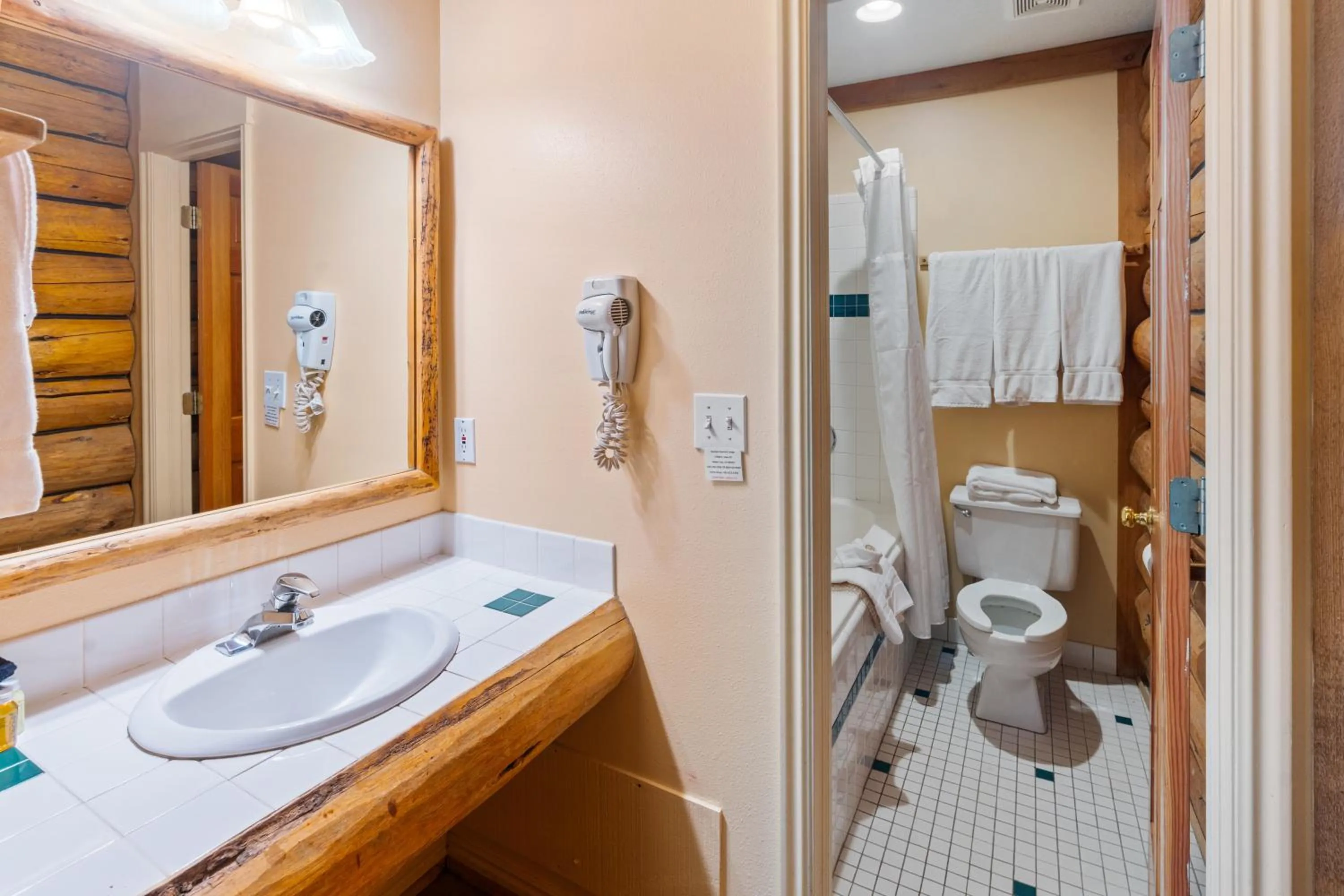 Bathroom in Daniels Summit Lodge