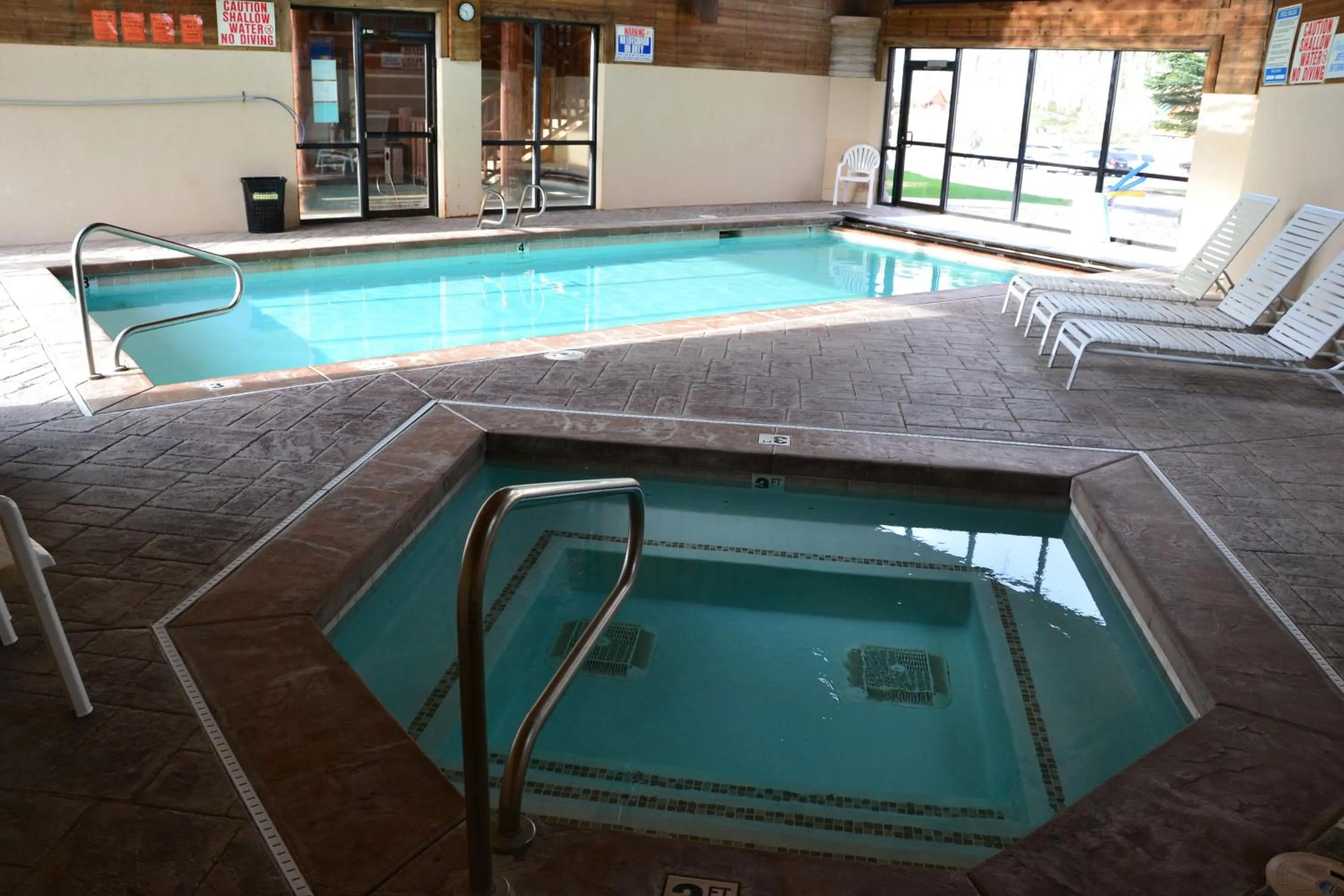Swimming pool in Daniels Summit Lodge