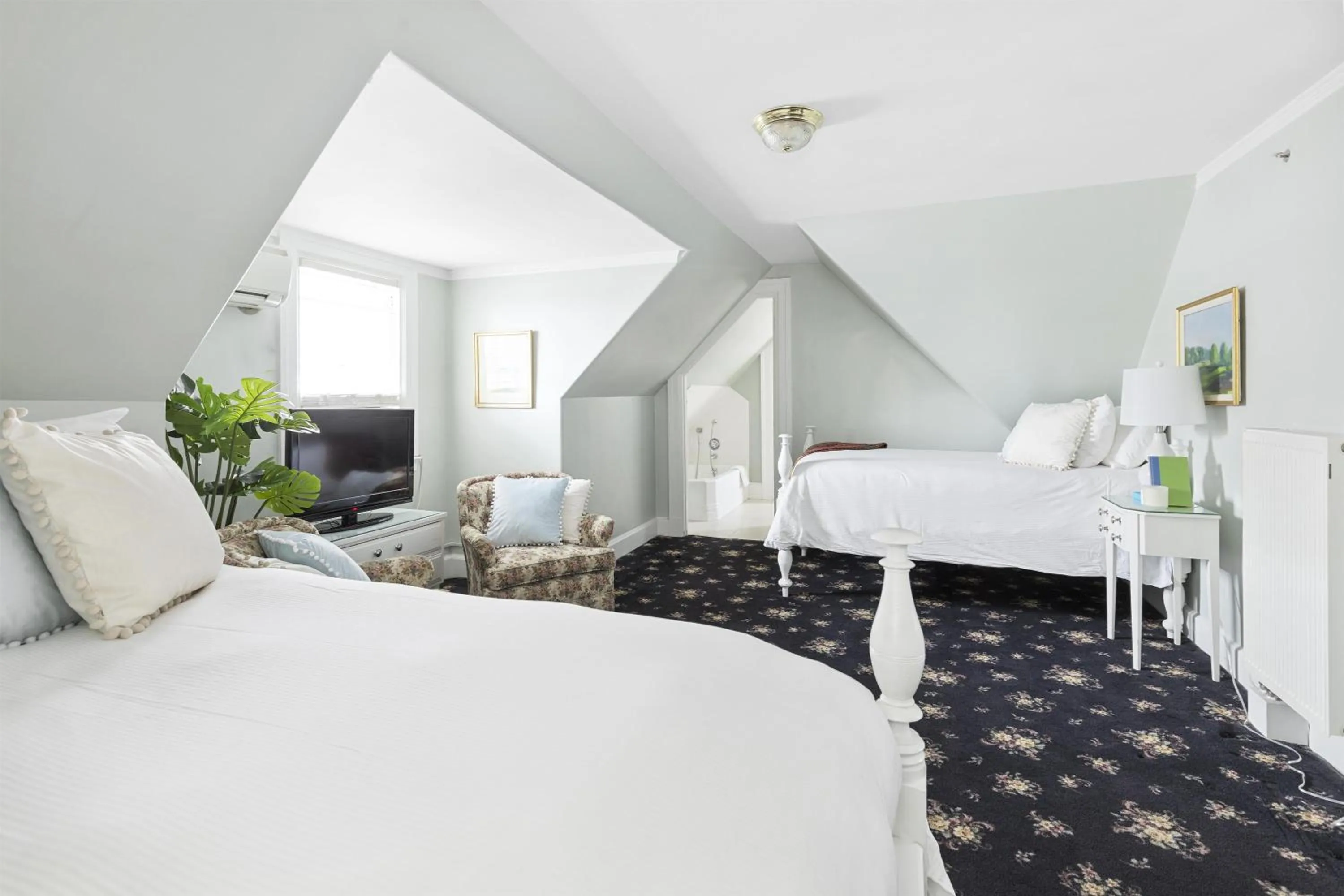 Photo of the whole room, Bed in Kennebunkport Inn