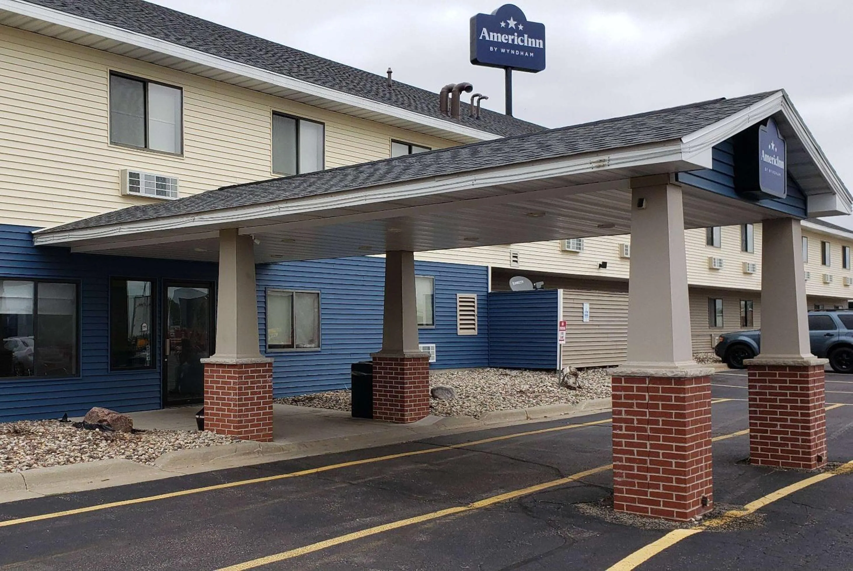 Property building in Super 8 by Wyndham Mauston