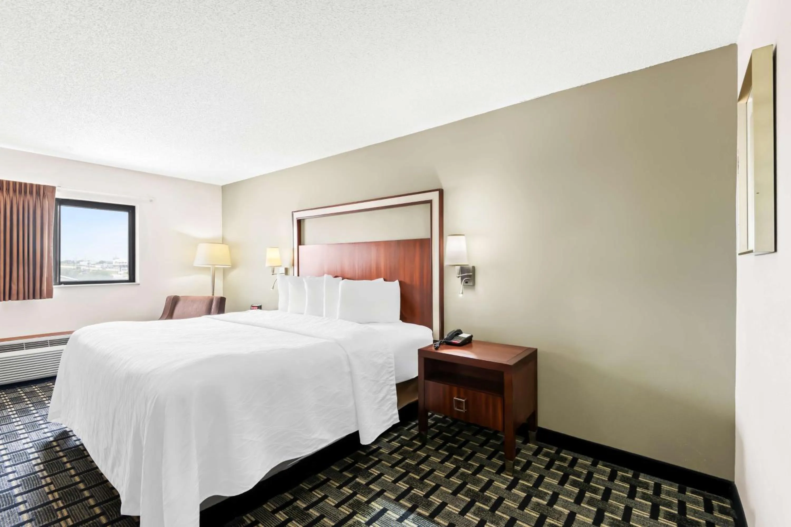 Bedroom, Bed in SureStay Hotel by Best Western Manchester