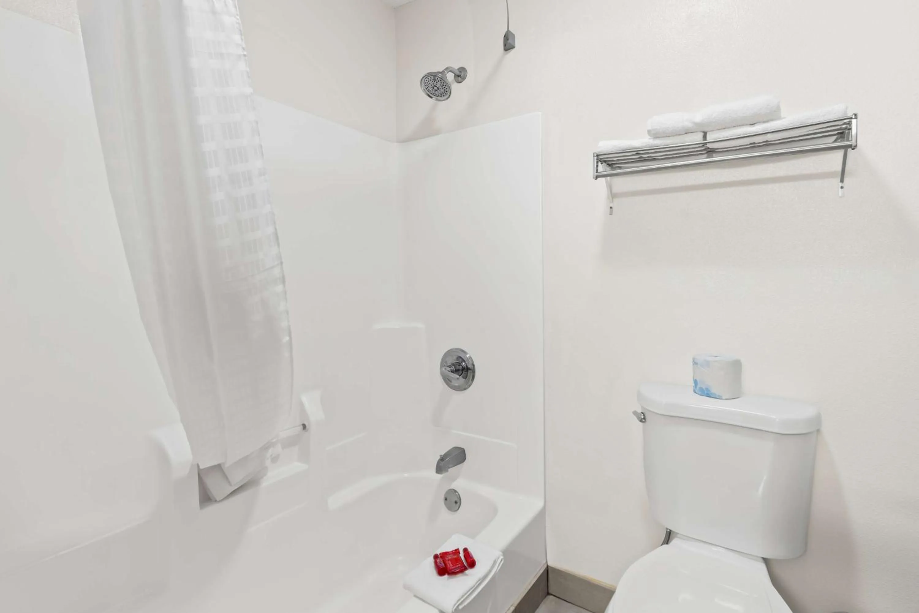 Bathroom in SureStay Hotel by Best Western Manchester